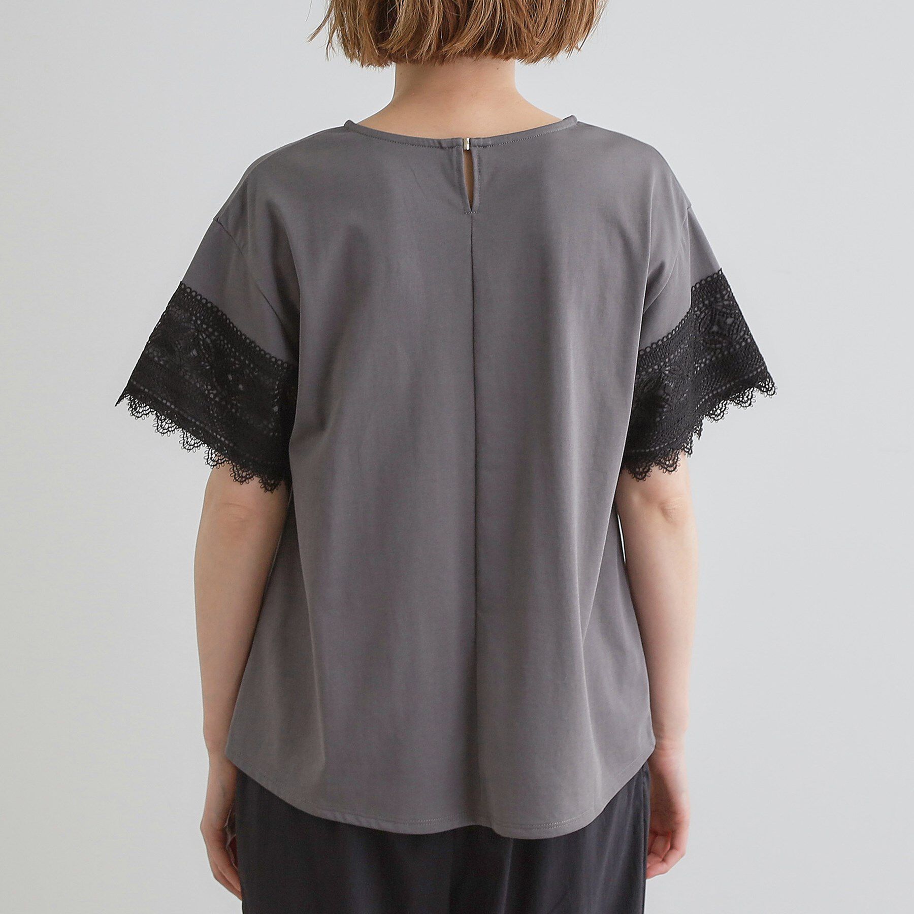 grove「【洗える/二の腕カバー】上品なレースで叶える、きちんと見えの夏Tシャツ」|Tシャツ・カットソー|