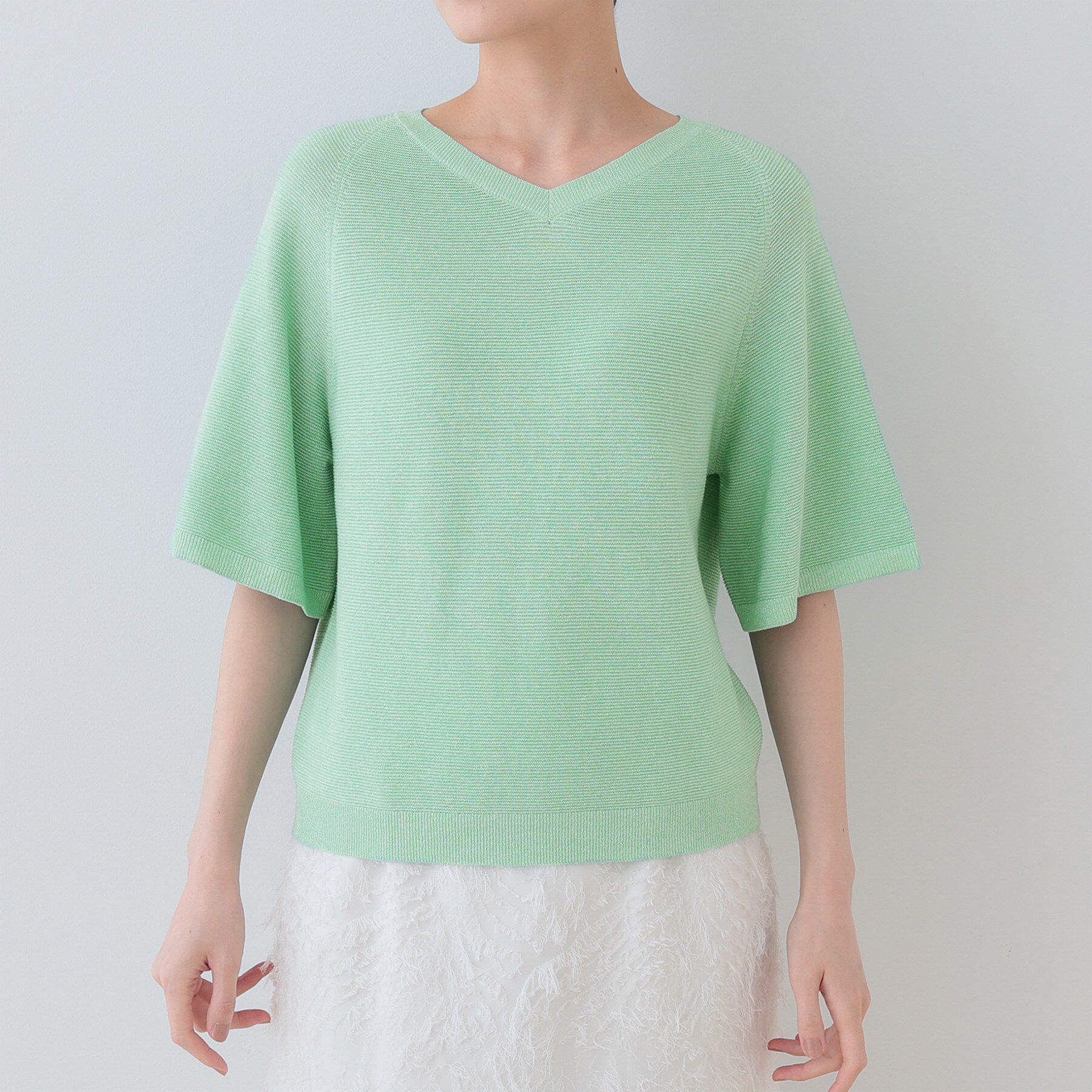 INDIVI「新色登場！【上品ラメ素材】フレアスリーブニット」|ニット・セーター|