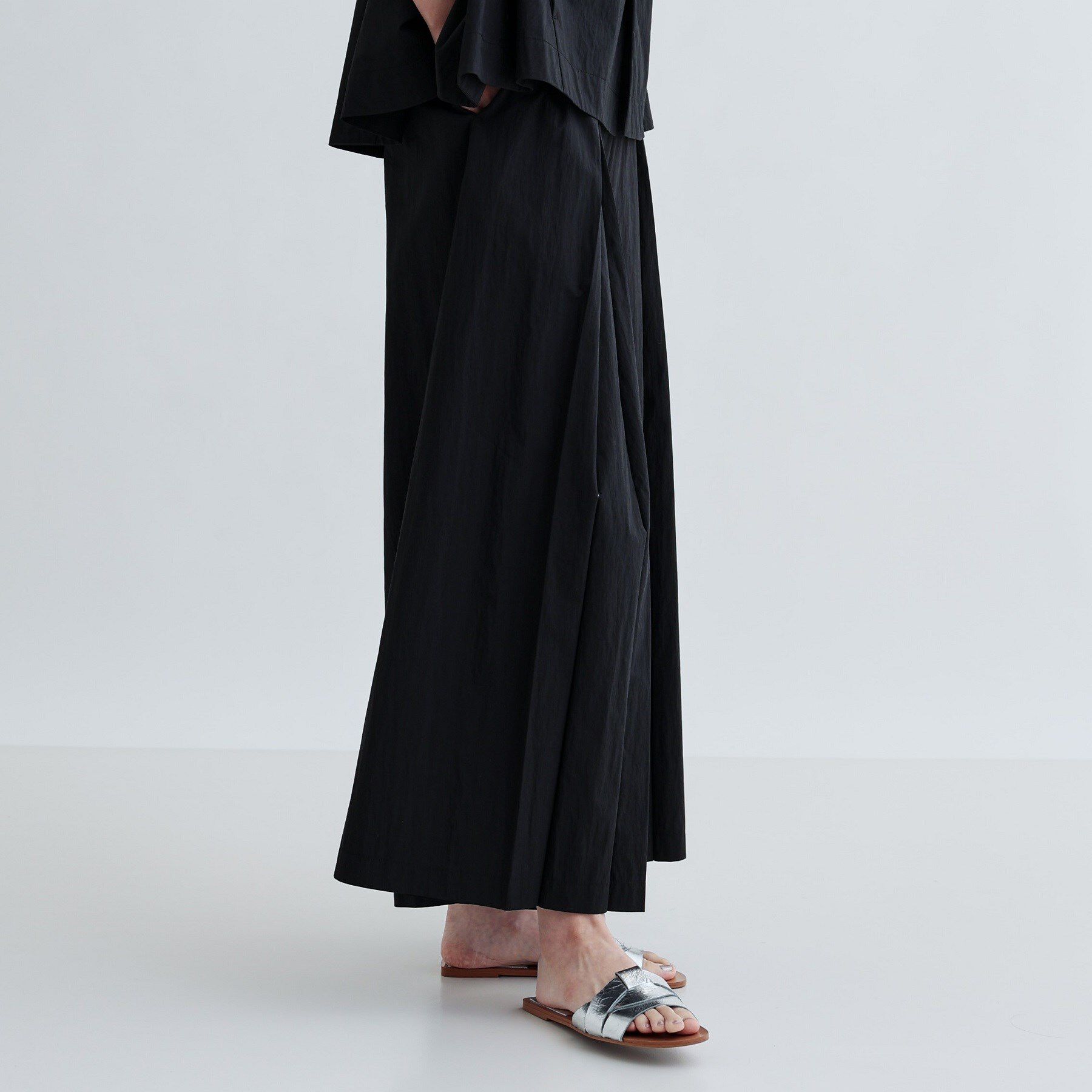 GALLEST「【セットアップ可能】ペーパーライクタックフレアパンツ」|その他|