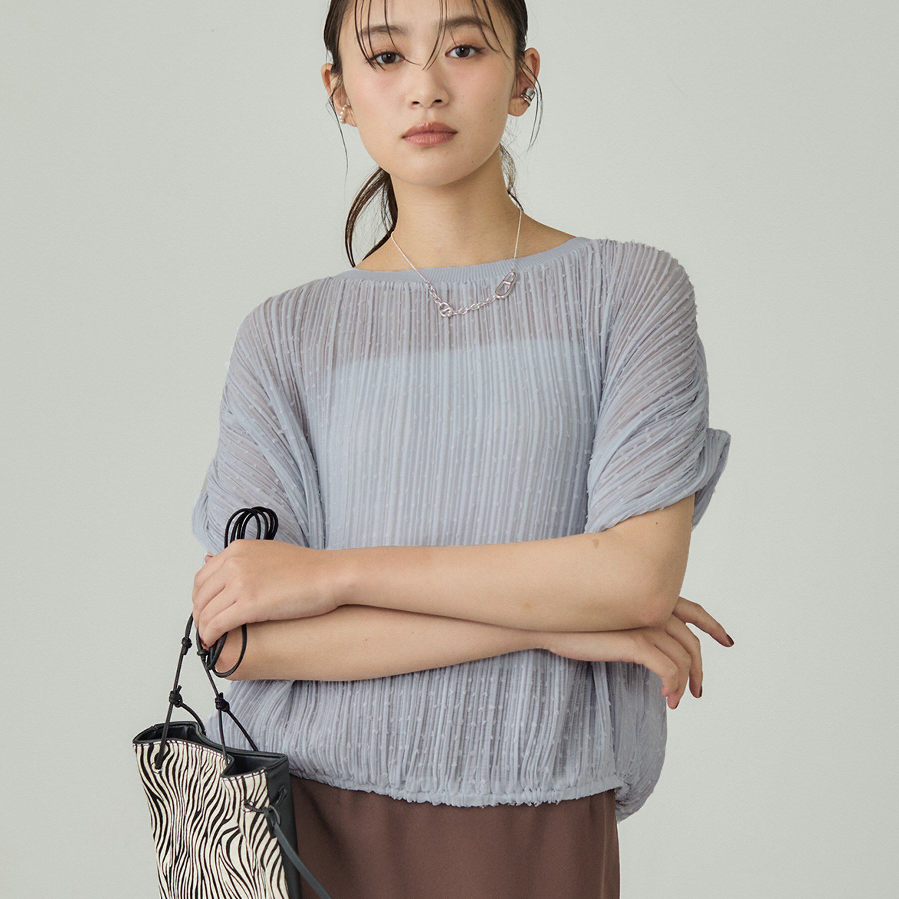 INDIVI「【洗える／ドット柄／凹凸素材】プリーツデザインブラウス」|シャツ・ブラウス|