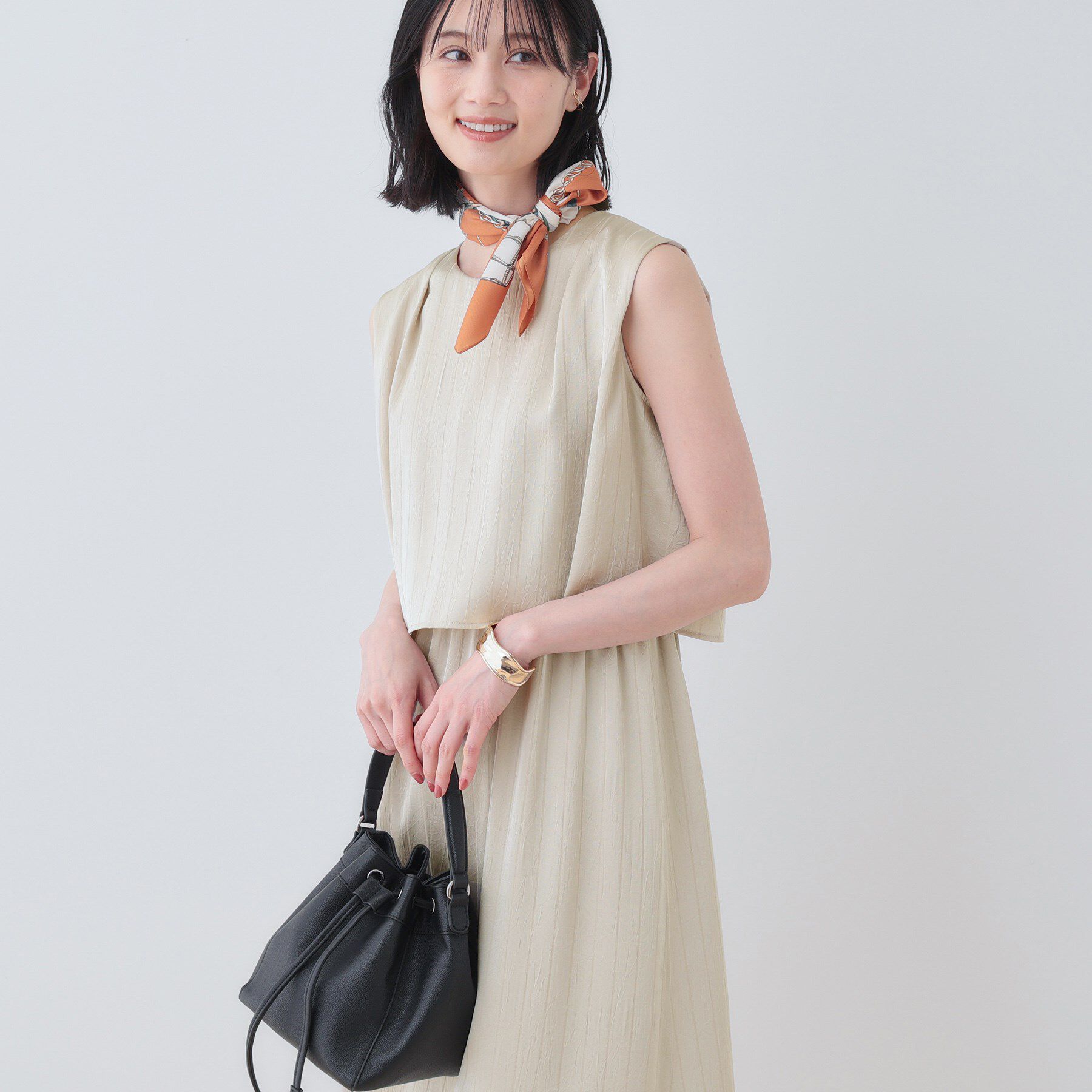 INDIVI「【洗える／UVケア／セット見え】ストライプ柄サテンワンピース」|ワンピース|ライトベージュ(05