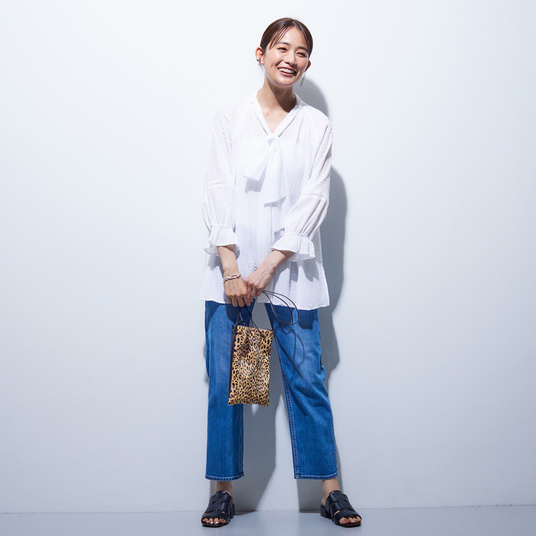 INDIVI「【洗える／シャーリング素材】ボリューム袖エアリーブラウス」|シャツ・ブラウス|