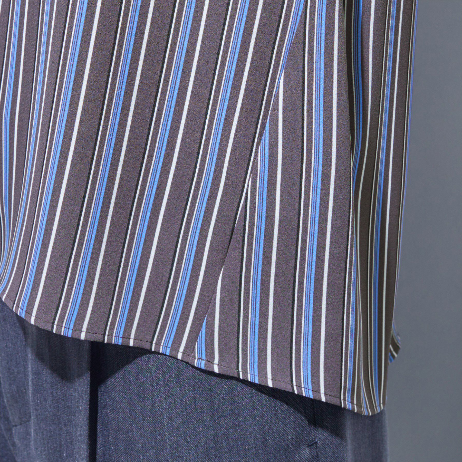 INDIVI「【洗える／通勤】無地＆マルチストライプ柄Vネックブラウス」|シャツ・ブラウス|