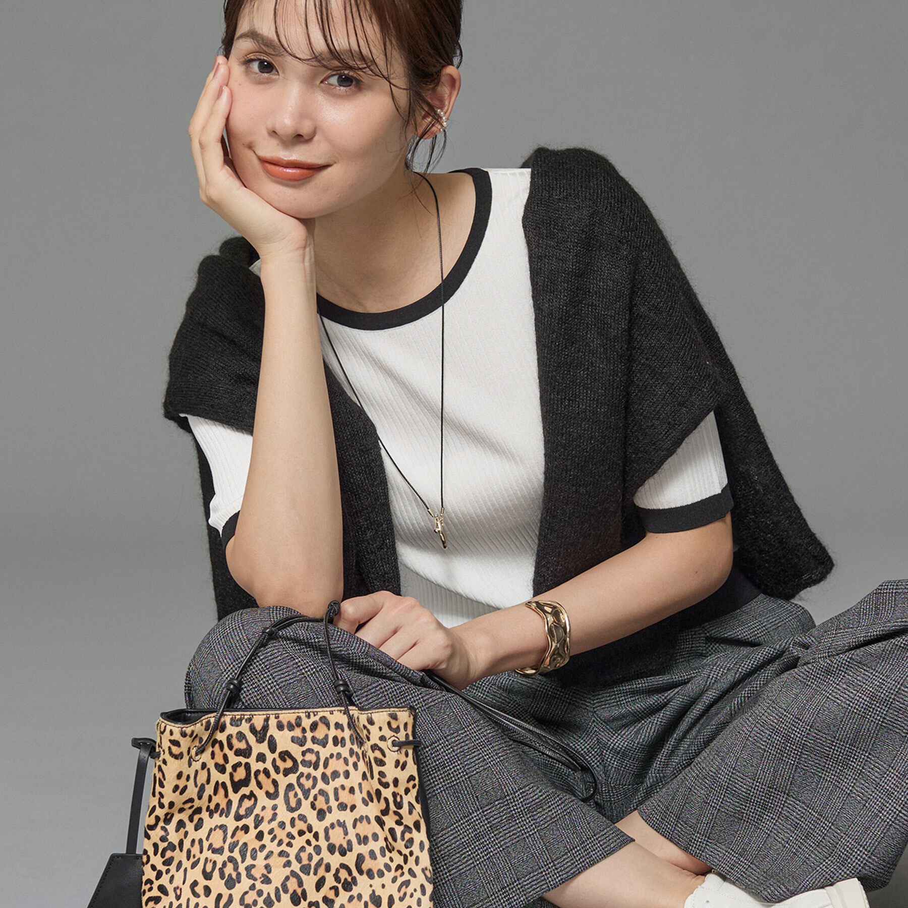 INDIVI「【インナーで活躍／アンサンブル】クルーネック半袖ニット」|ニット・セーター|