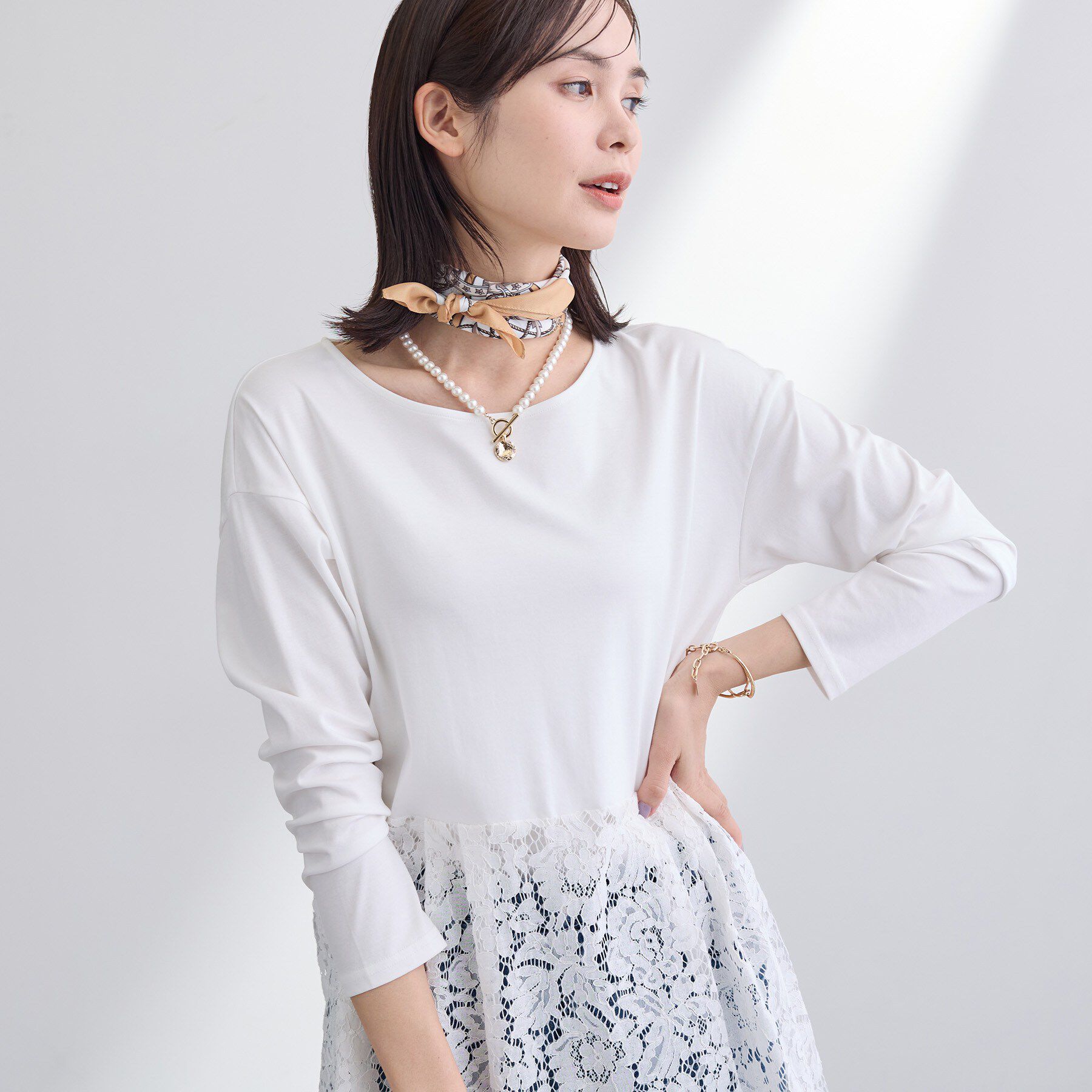 INDIVI「【洗える／レイヤードにおすすめ】レース切り替えカットソー」|Tシャツ・カットソー|オフホワイト(003