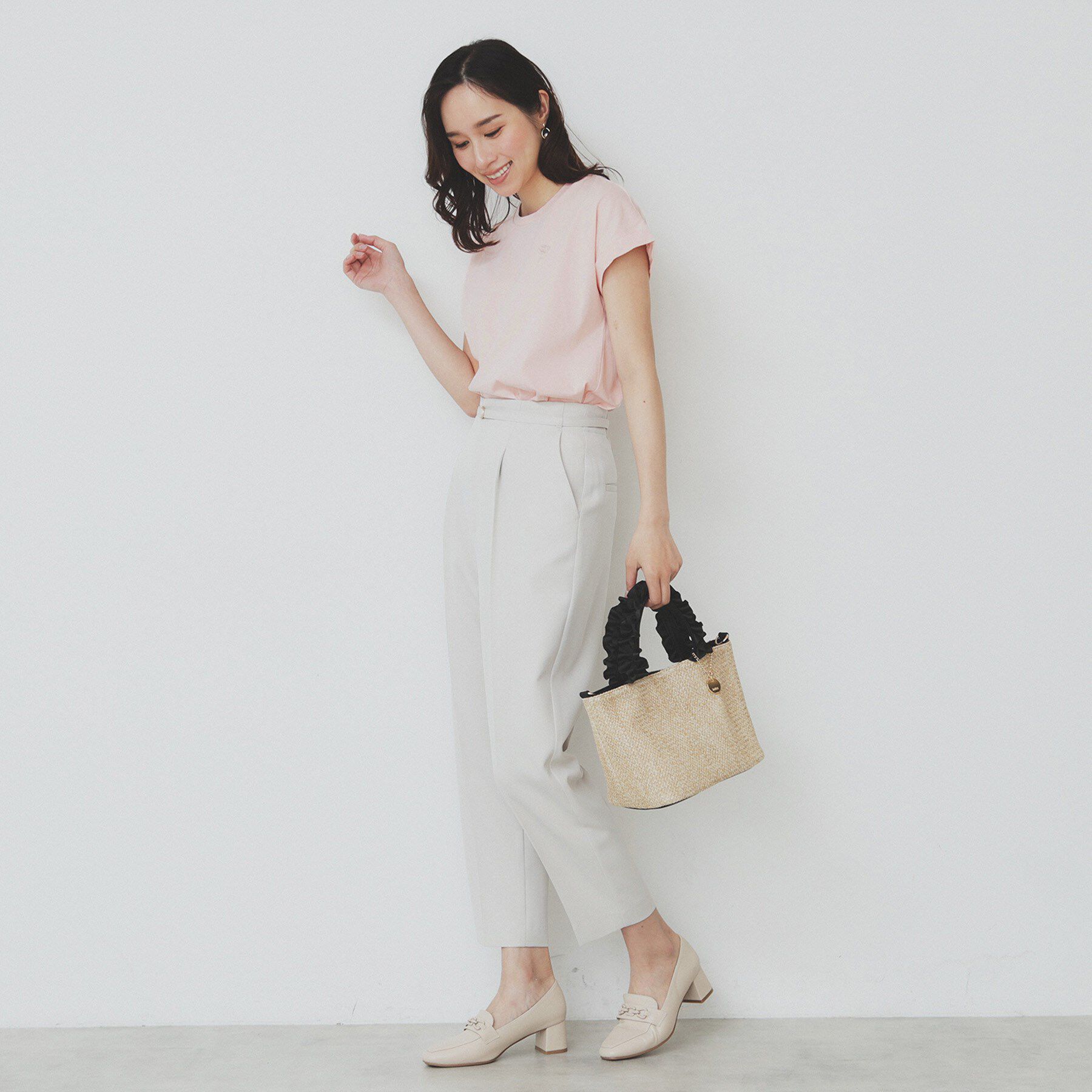 index「《6色展開/S-3Lサイズ》フラワー刺繍Tシャツ【汗ジミ防止/吸水速乾/接触冷感/UVケア/洗濯機洗」|Tシャツ・カットソー|