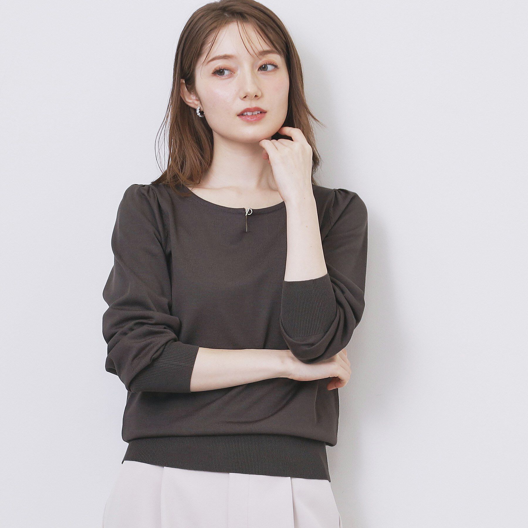 index「パール調パーツ付きクルーネックニット【洗濯機OK】《8col/XS～3L》」|ニット・セーター|