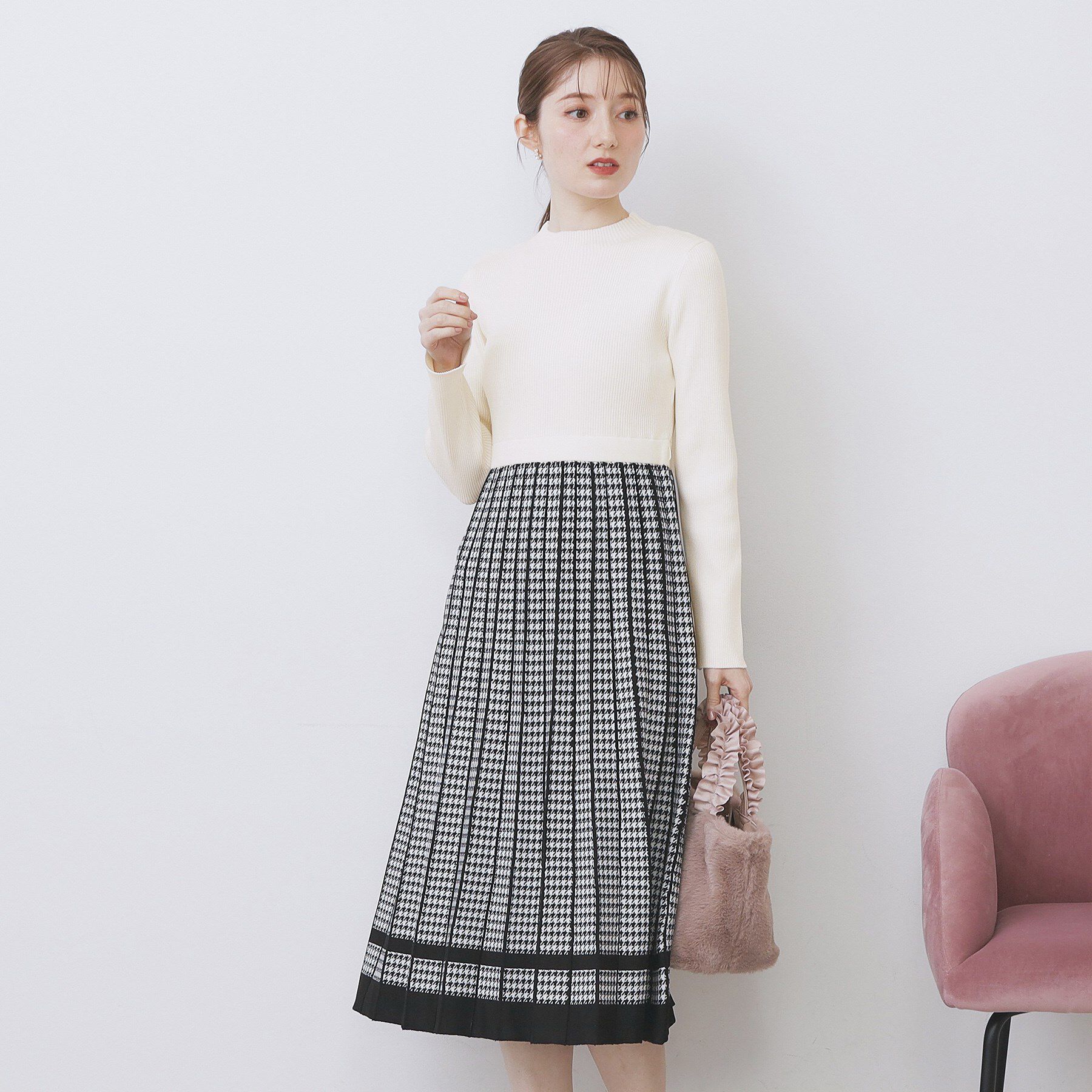 index「千鳥チェックバイカラーニットワンピース【洗濯機OK/抗ピル】」|ワンピース|