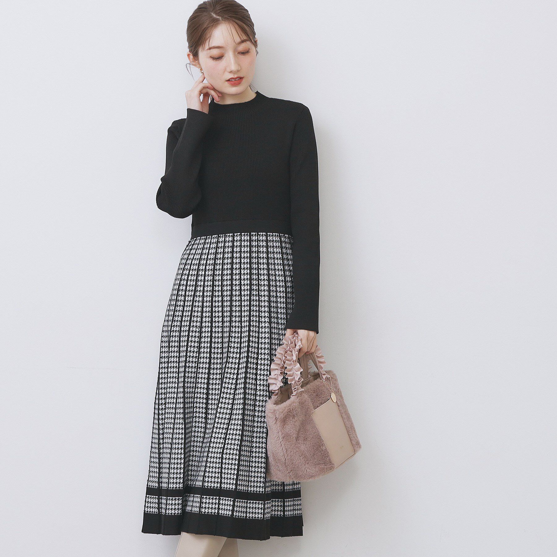 index「千鳥チェックバイカラーニットワンピース【洗濯機OK/抗ピル】」|ワンピース|