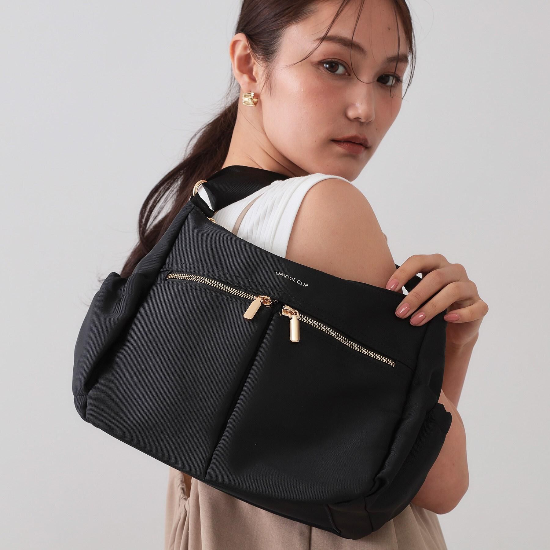 OPAQUE.CLIP「【軽量/撥水加工/多ポケット】ツイルミドルサイズムーンショルダーバッグ」|ショルダー・メッセンジャー|