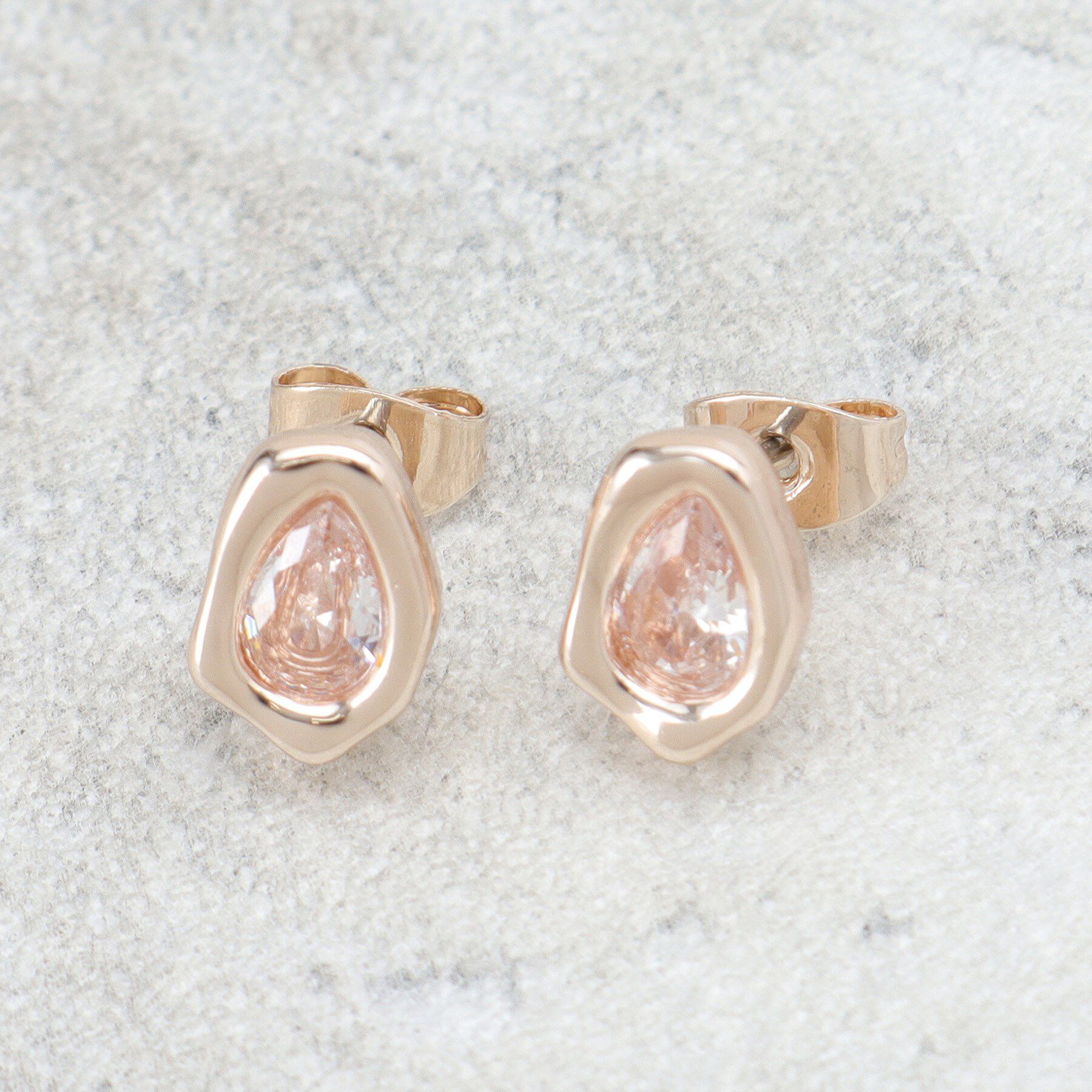 OPAQUE.CLIP「メタル縁取りビジューピアス」|ピアス|ピンクゴールド(00