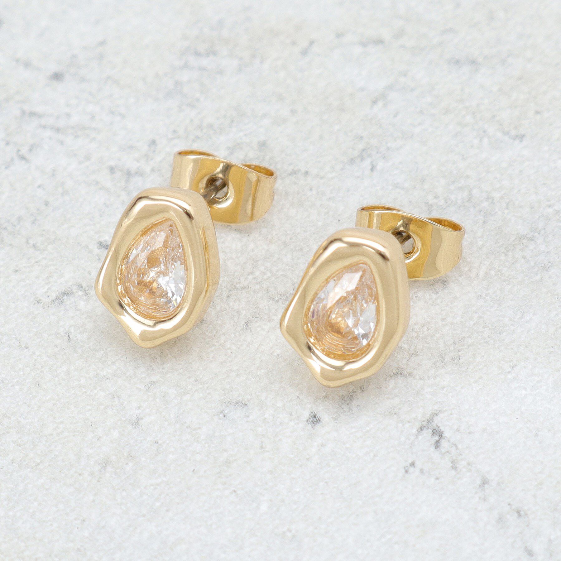 OPAQUE.CLIP「メタル縁取りビジューピアス」|ピアス|ゴールド(007)