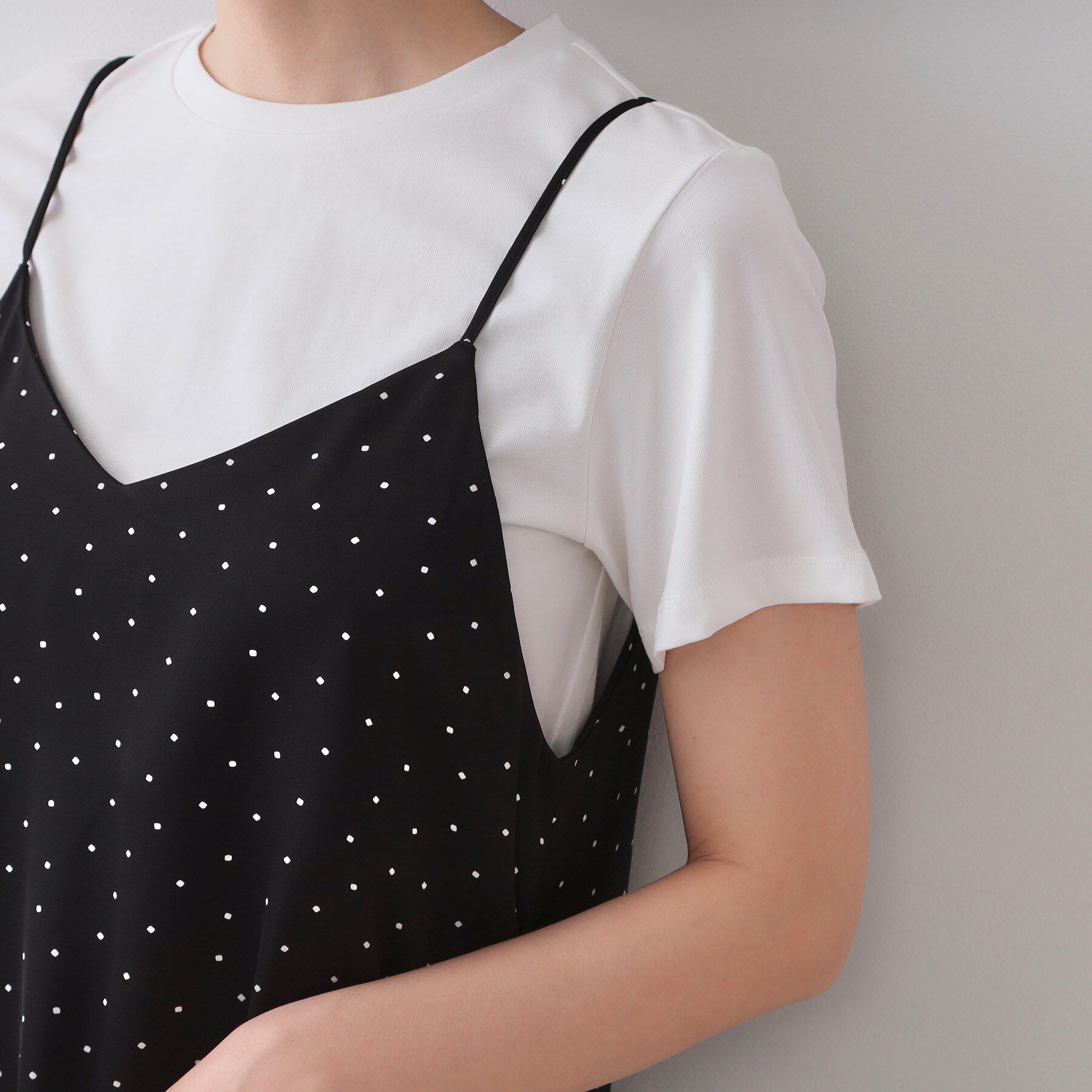 OPAQUE.CLIP「ランダムドット サテンキャミワンピース【洗濯機洗い可】」|ワンピース|