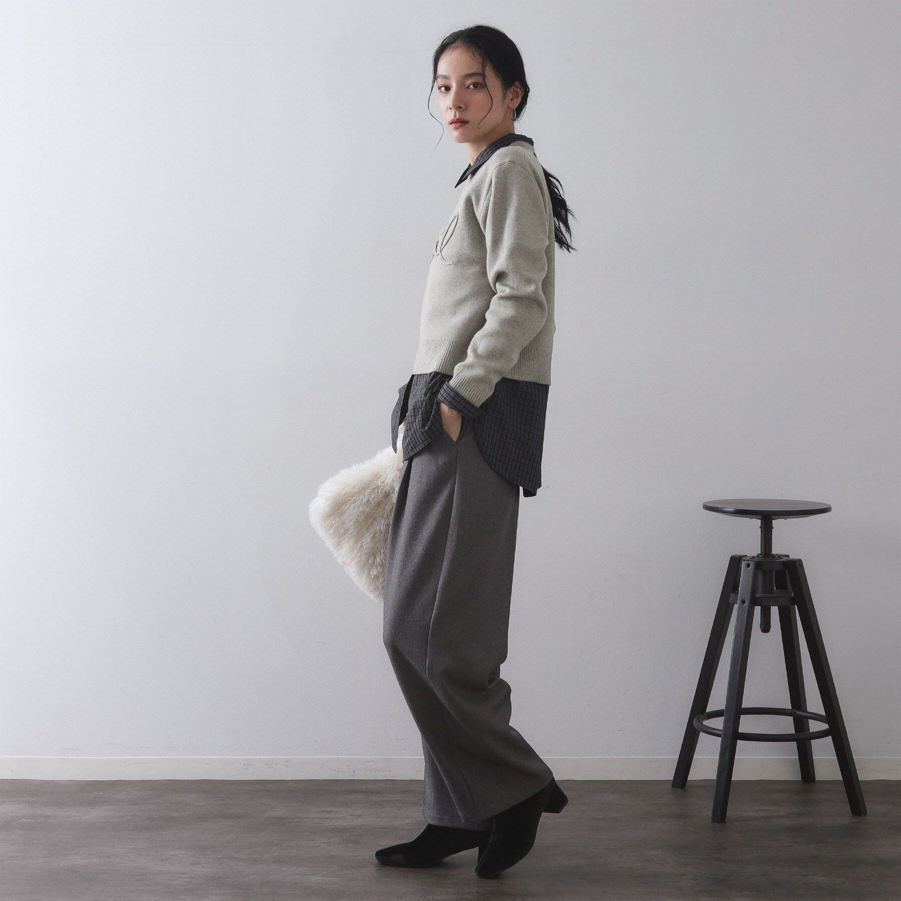 OPAQUE.CLIP「チェーン刺繍ロゴニット【洗濯機OK】」|ニット・セーター|