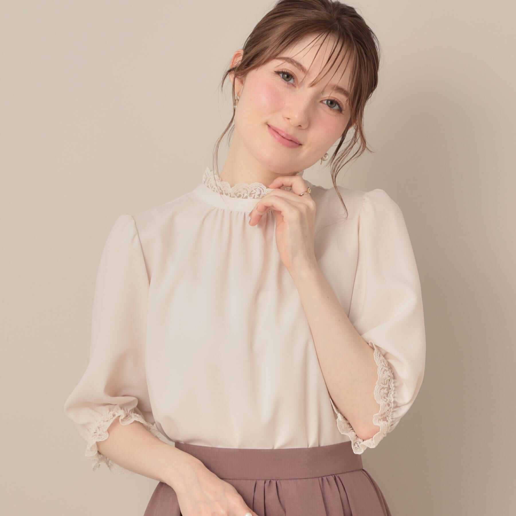 Couture broach「【華やか・大人可愛い・5分袖】エンブロレース前後2WAYブラウス」|シャツ・ブラウス|アイボリー(004)