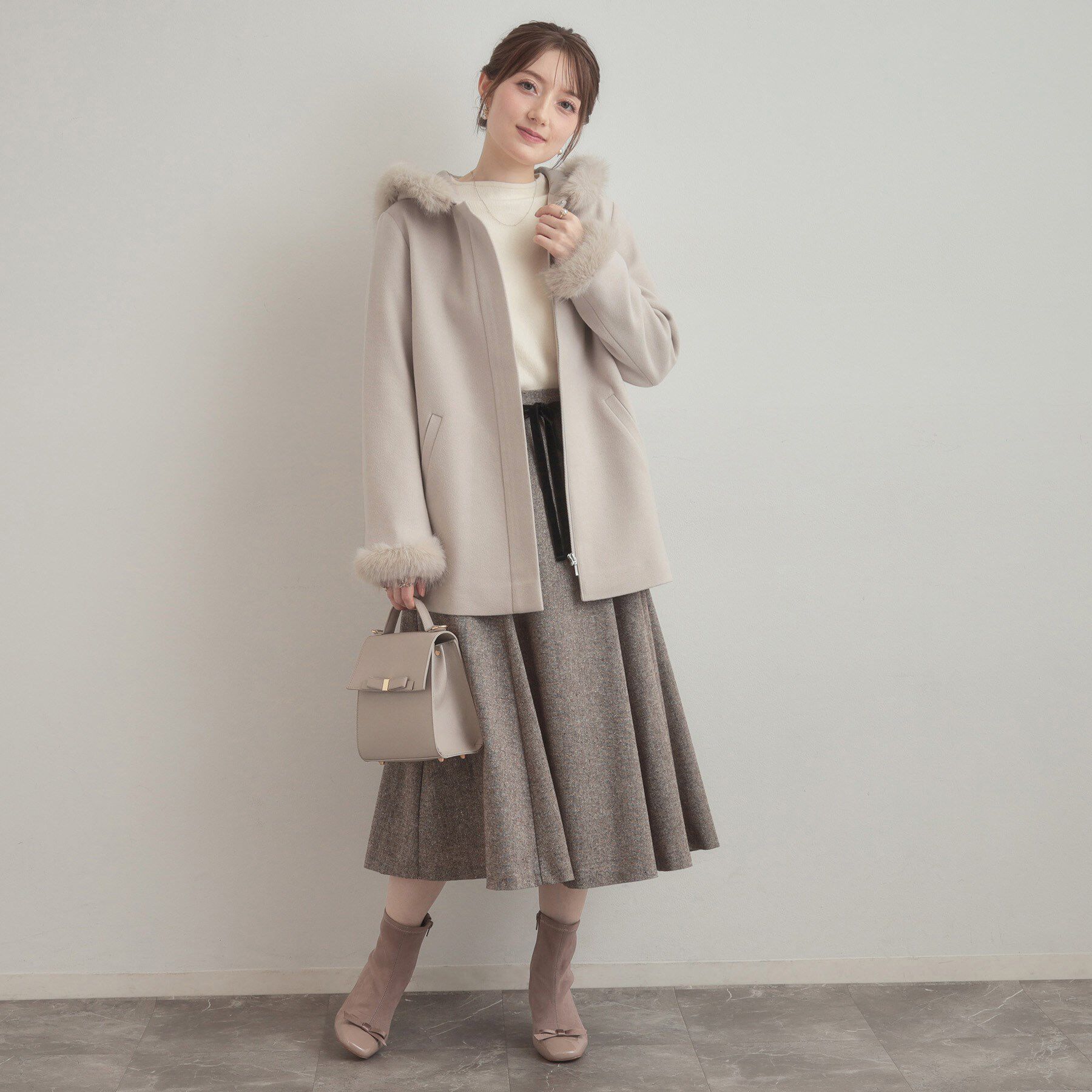 Couture broach「【大人可愛い・フード取り外し可能】フードフェイクファー ハーフ丈コート」|その他|