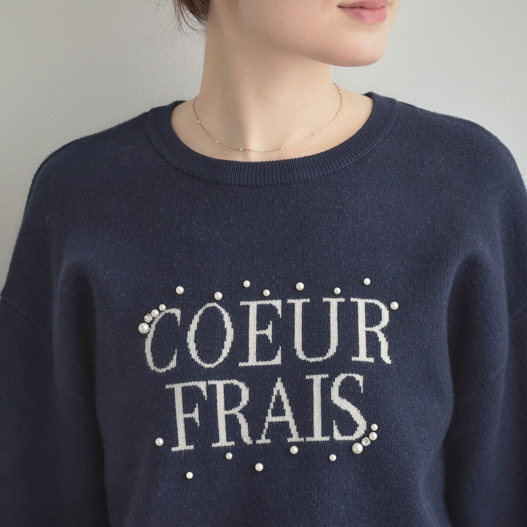 Couture broach「【パール調・ビジューデザイン】華やかロゴニット」|ニット・セーター|