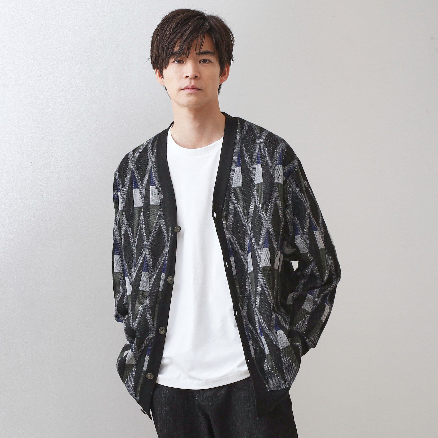 THE SHOP TK「【季節の変わり目に活躍】ニットカーディガン 選べる2デザイン(柄&無地)/洗濯機OK」|カーディガン|ブラック(619)