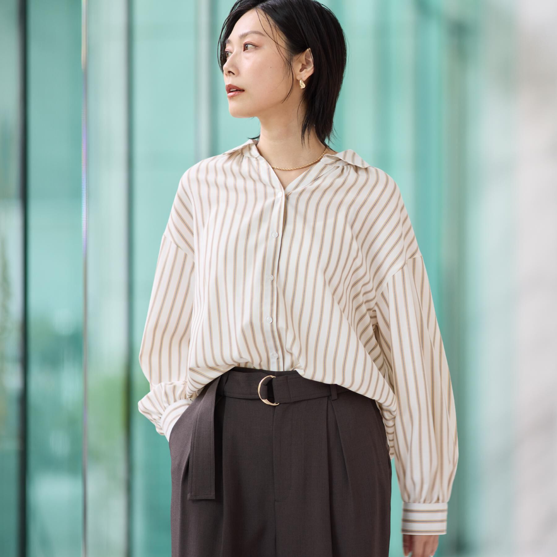 THE SHOP TK「【後ろ姿もサマになる】ストライプ バックシャーリングシャツ/体型カバー/洗える」|シャツ・ブラウス|