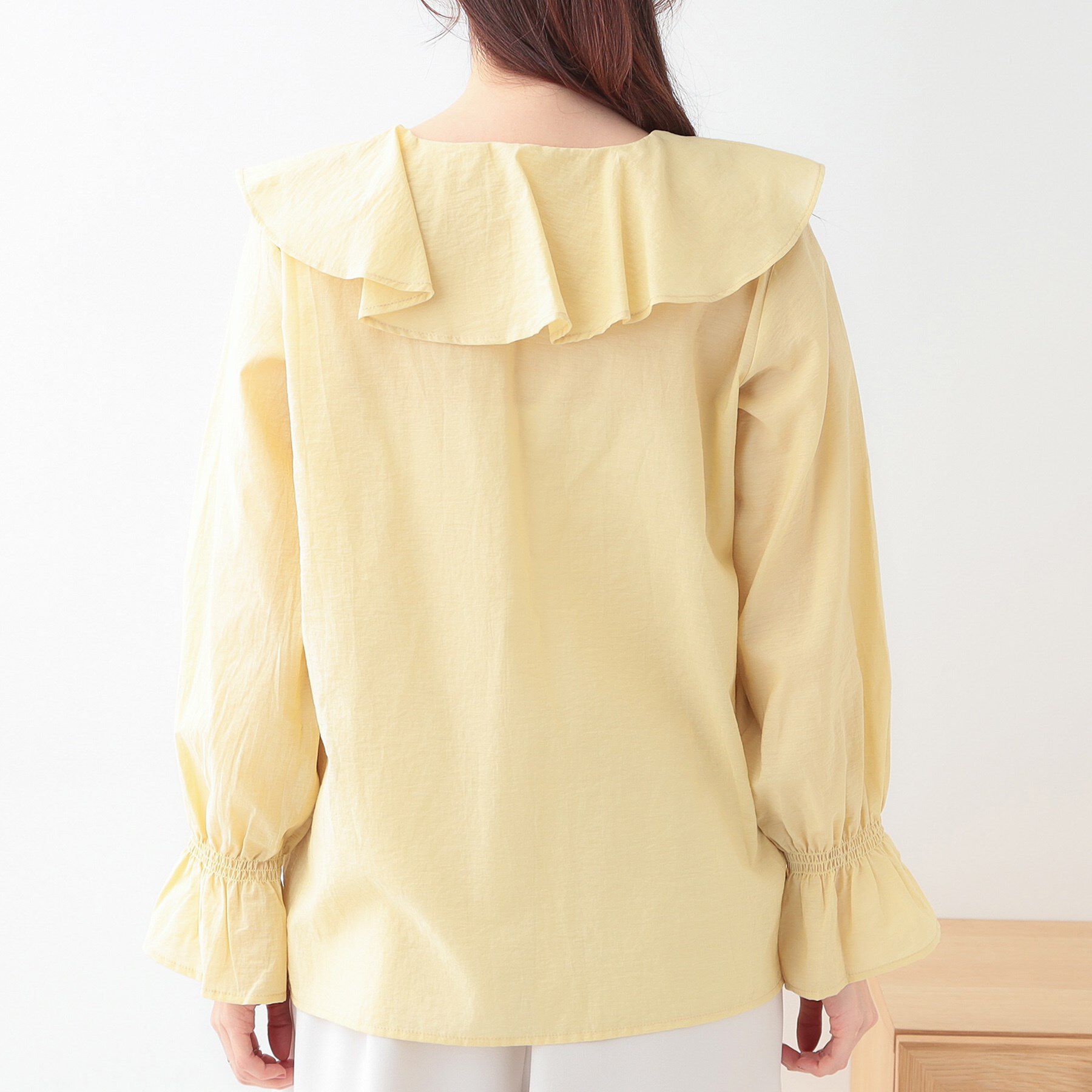 SHOO･LA･RUE「【洗える/S-LL】甘すぎない大人のフリルブラウス」|シャツ・ブラウス|