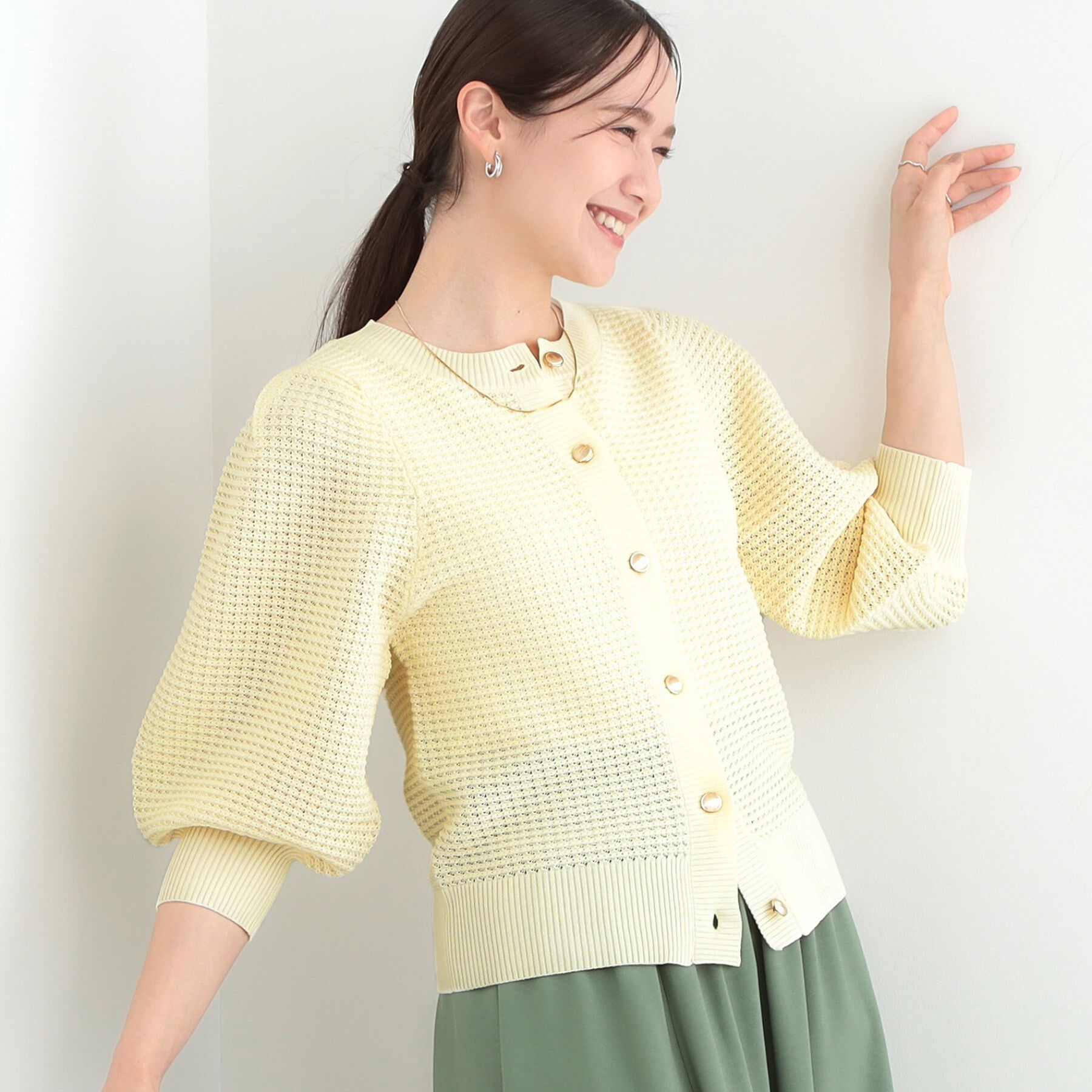 SHOO･LA･RUE「【S-LL】大人フェミニンな着こなしに 透かし編みニットカーディガン」|カーディガン|イエロー(031)