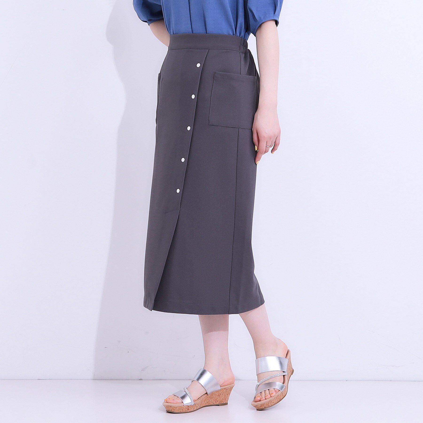 SHOO･LA･RUE「【S-LL】カジュアルにもきれいめにも ドット釦カーゴナロースカート」|スカート|