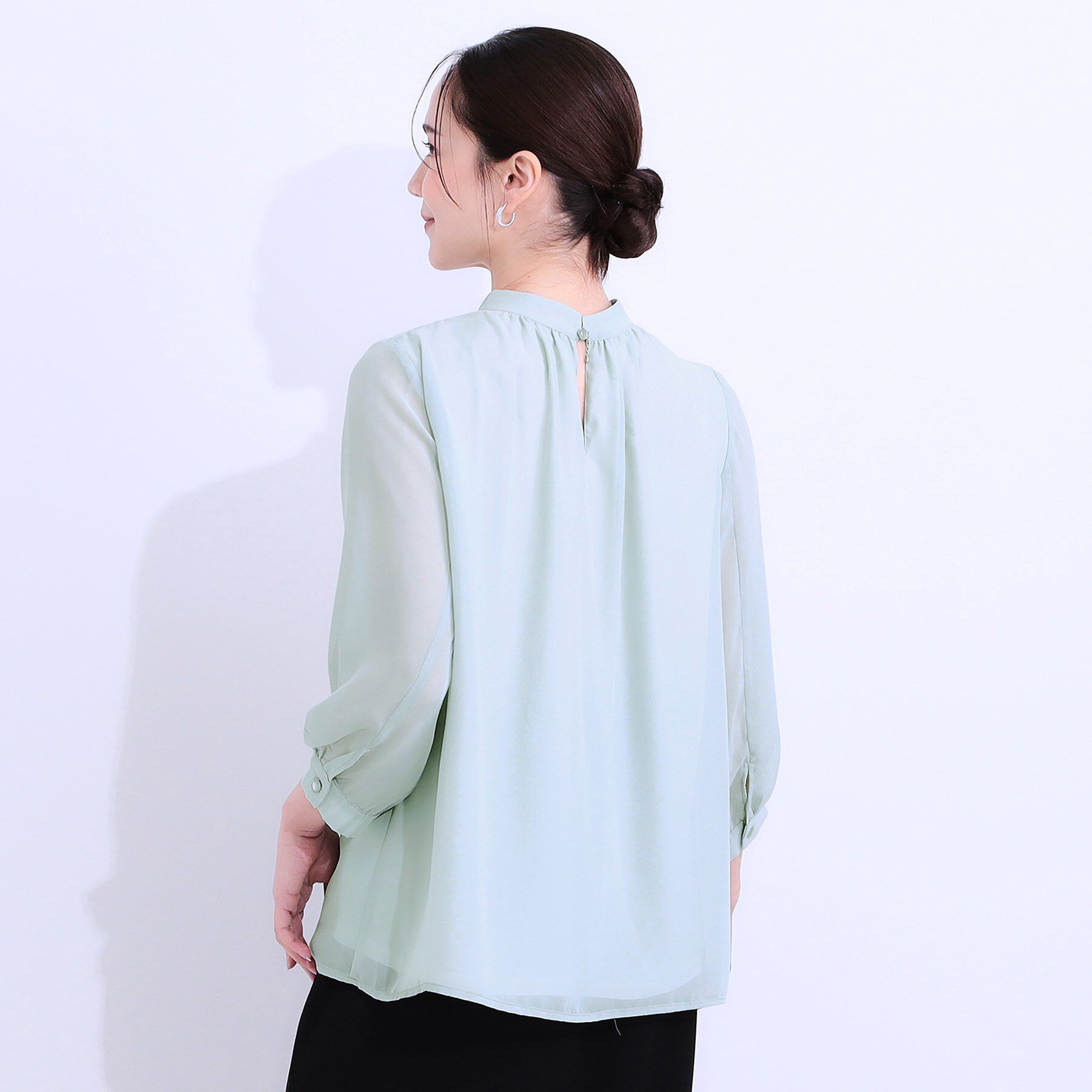 SHOO･LA･RUE「【S-LL】首元ギャザーが大人上品な シフォンブラウス」|シャツ・ブラウス|