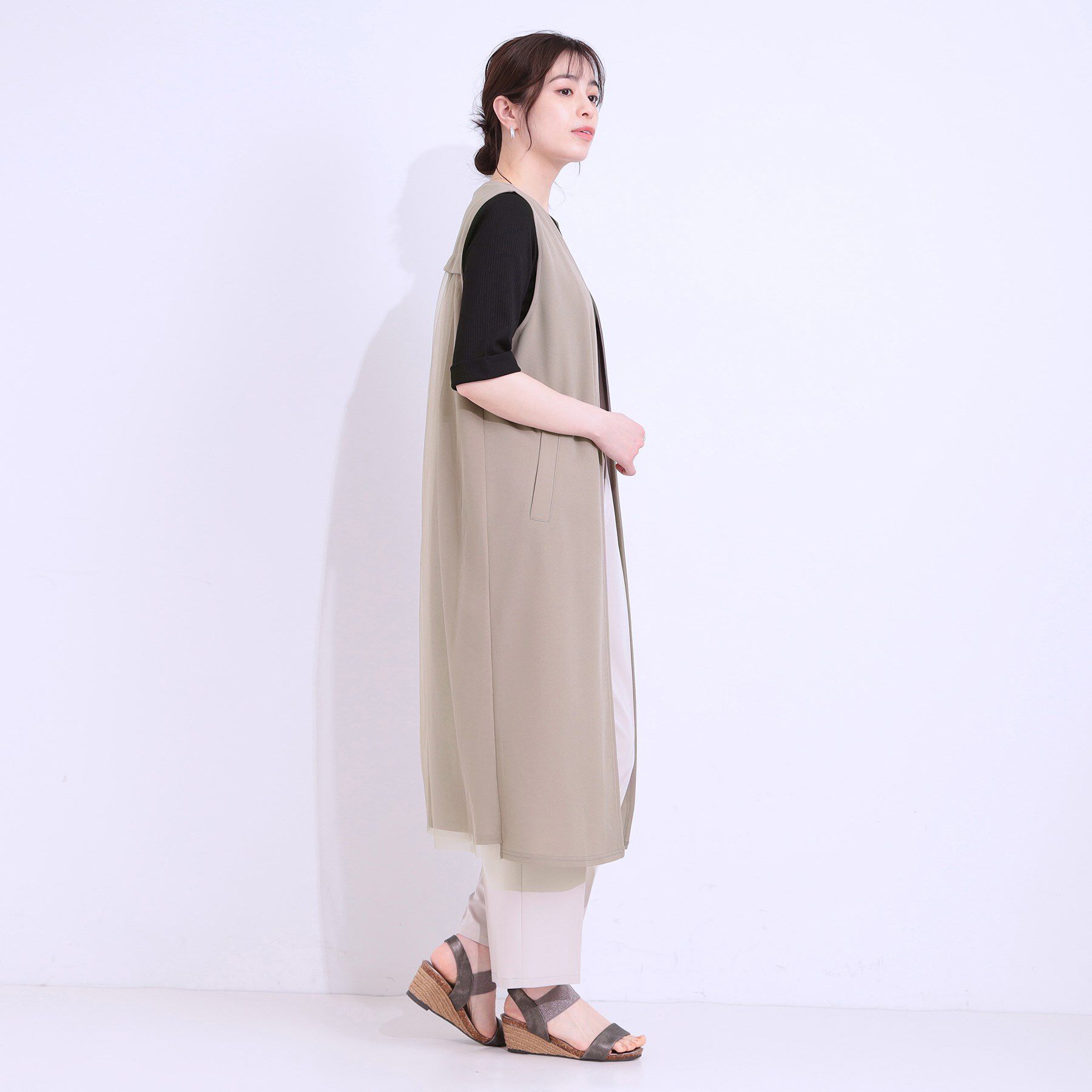 SHOO･LA･RUE「旬を取り入れながら体型カバー ボタンレスエアリージレ」|ベスト・ジレ|