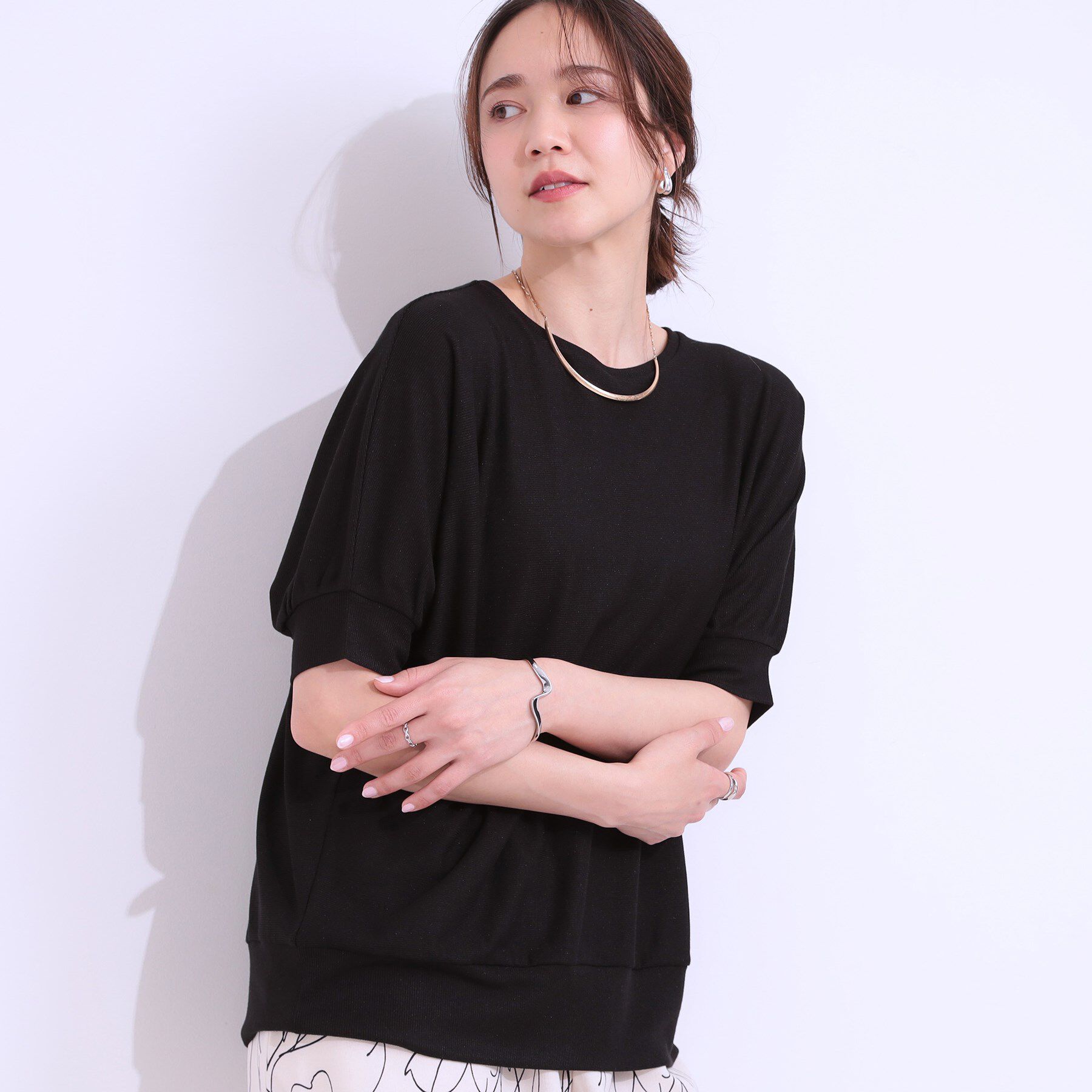 SHOO･LA･RUE「【ひんやり/UV】ほんのりラメで大人上品 お袖リブ ドルマントップス」|Tシャツ・カットソー|ブラック(019)