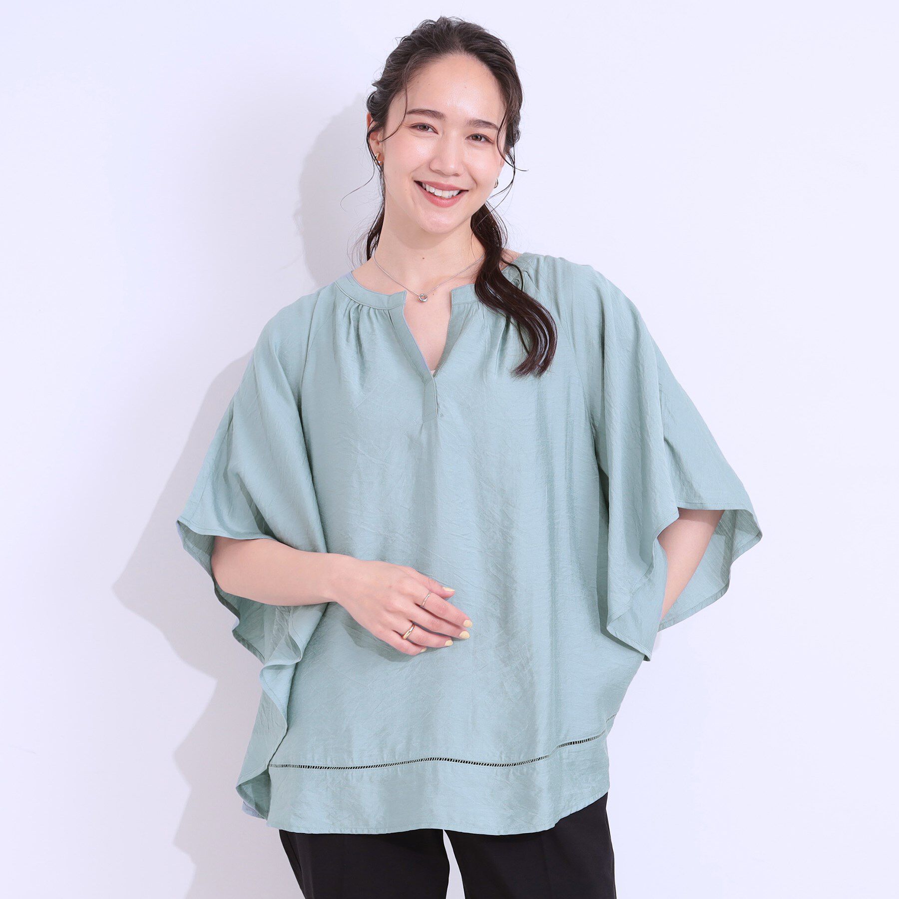 SHOO･LA･RUE「【洗える/ひんやり】涼しく体型カバー お袖フレア ドレープブラウス」|シャツ・ブラウス|