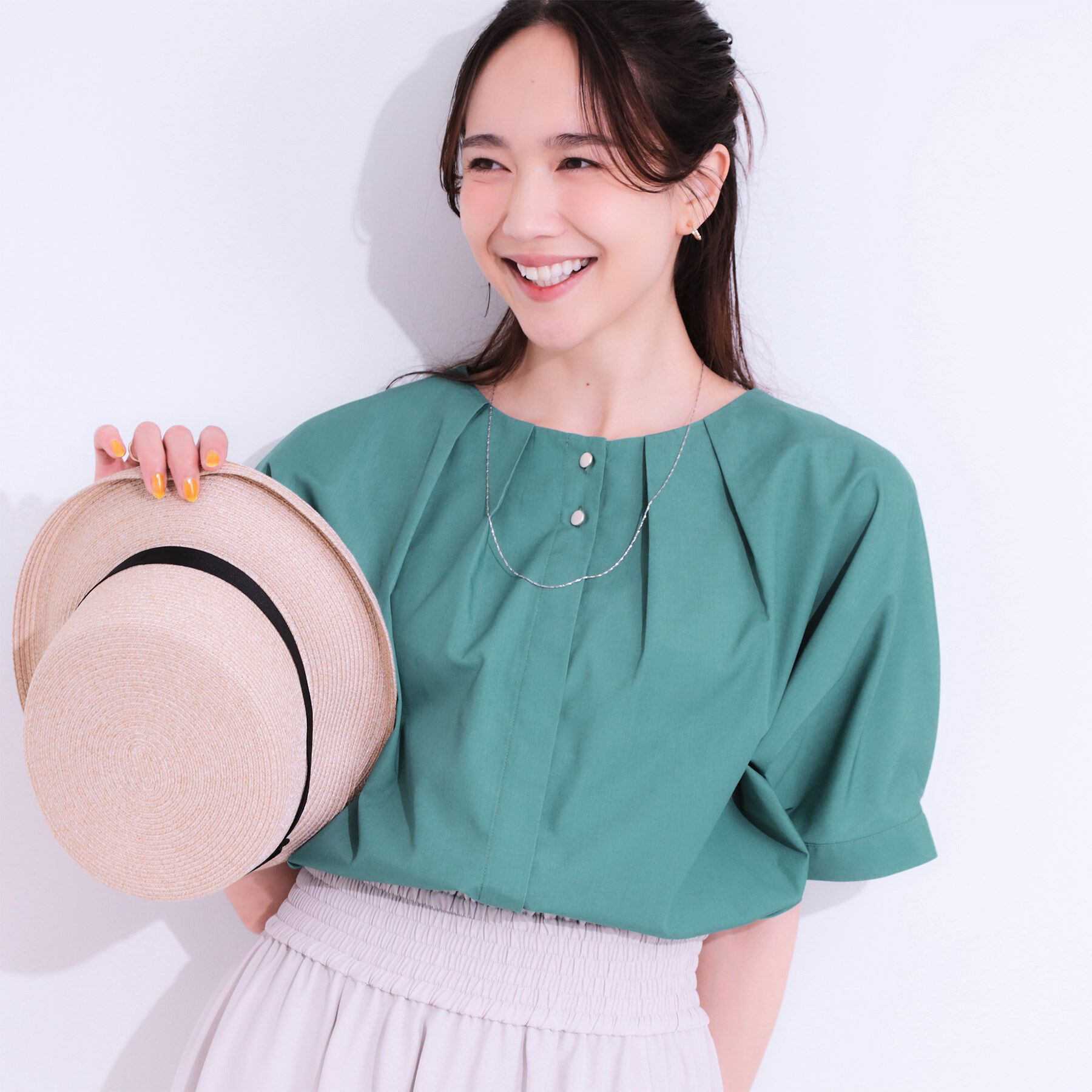 SHOO･LA･RUE「【洗える/S-LL】大人の上品シルエット タックデザイン 5分袖ブラウス」|シャツ・ブラウス|ブルーグリーン(09