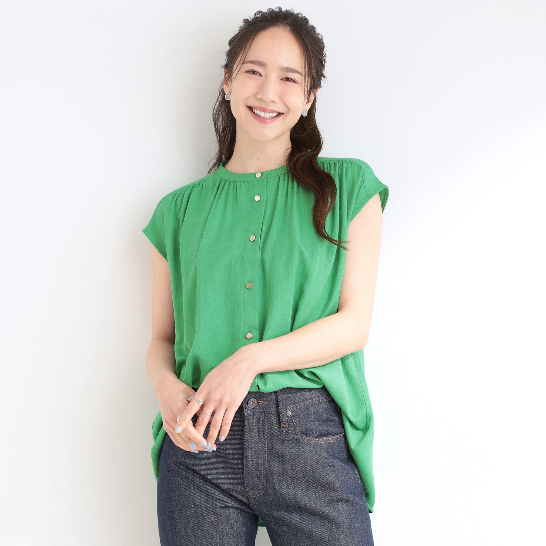 SHOO･LA･RUE「【S-LL/洗濯後しわになりにくい】上品にきれい見え スラブギャザーブラウス」|シャツ・ブラウス|