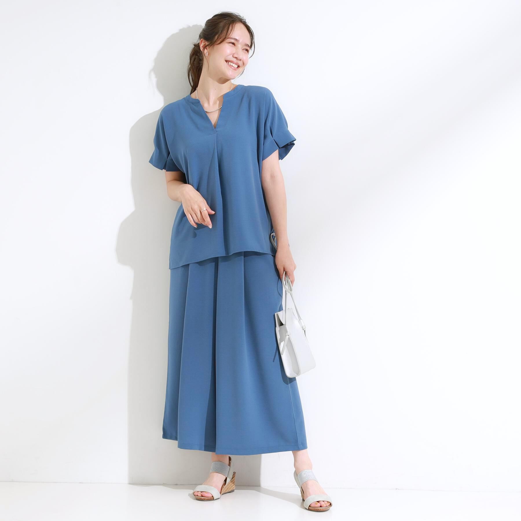 SHOO･LA･RUE「【S-LL/セットアップ可/ひんやり】きちんと見えで上品 お袖タック スキッパーブラウス」|シャツ・ブラウス|