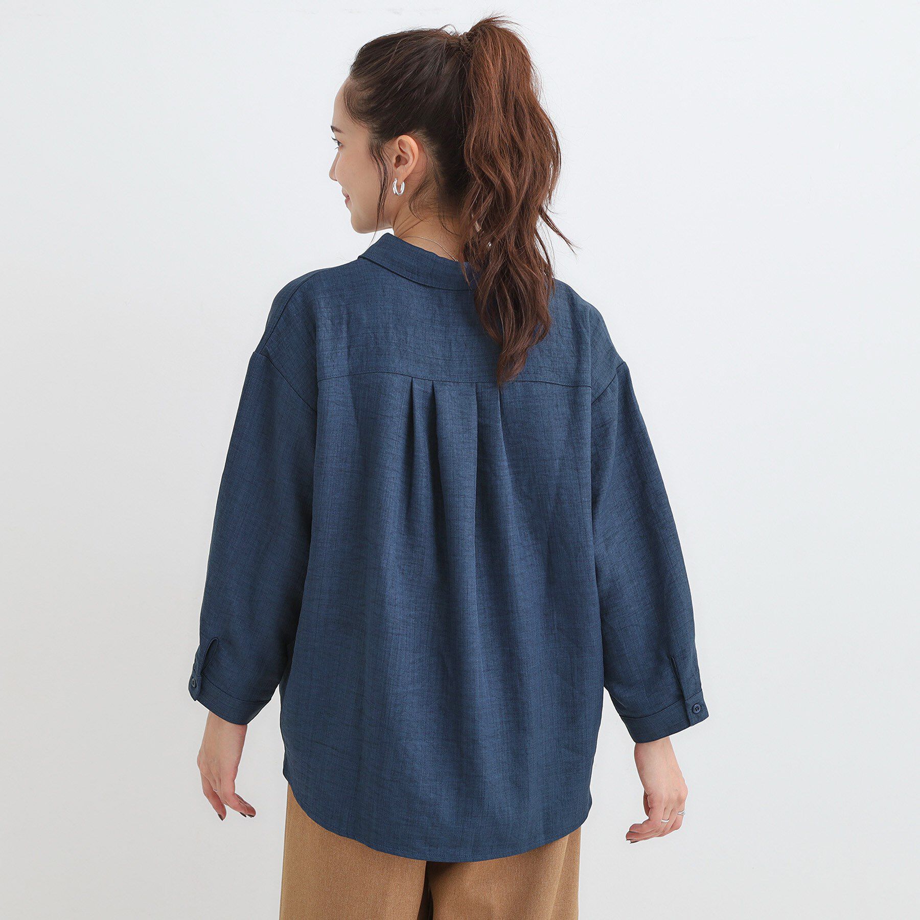 SHOO･LA･RUE「【S-LL】インせず着られる デニムライク前開きブラウス」|シャツ・ブラウス|