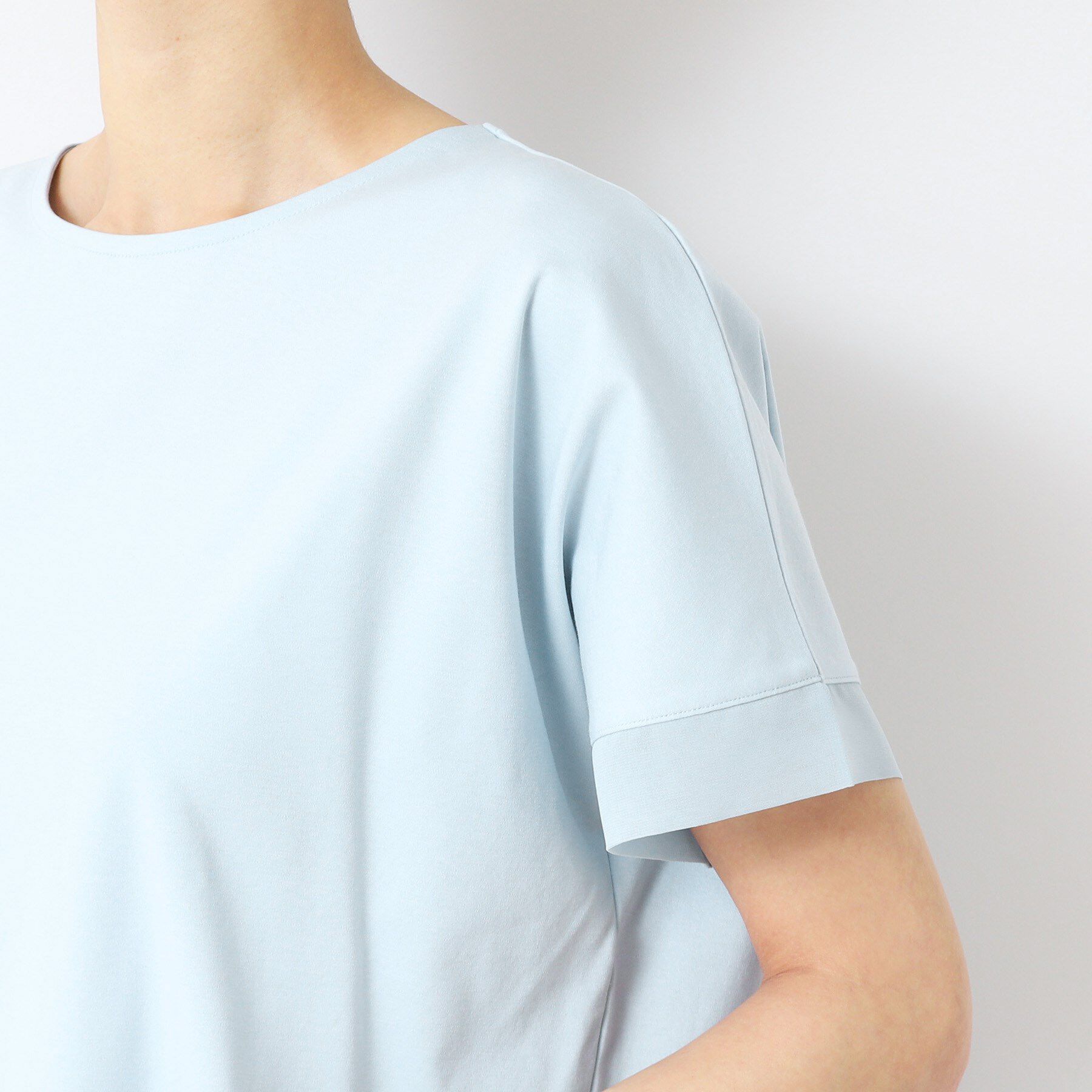 Dessin「【接触冷感・洗える】美光沢カットソーゆったりシルエット」|Tシャツ・カットソー|