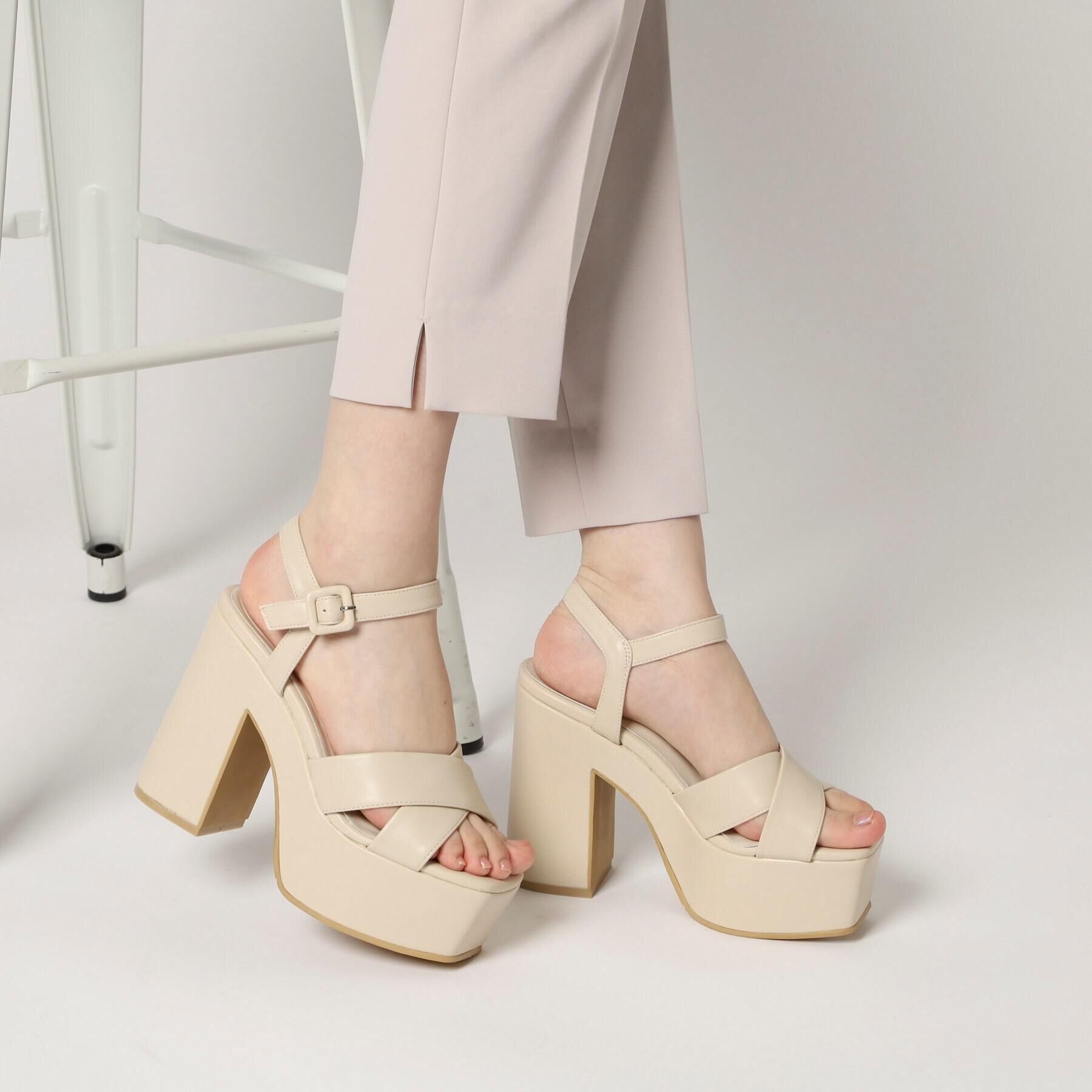 ESPERANZA「◆【ラク盛り／サンダル】リピーター続出／脚長美脚　ラク盛り厚底サンダル　24年Ver」|サンダル|アイボリースムース(