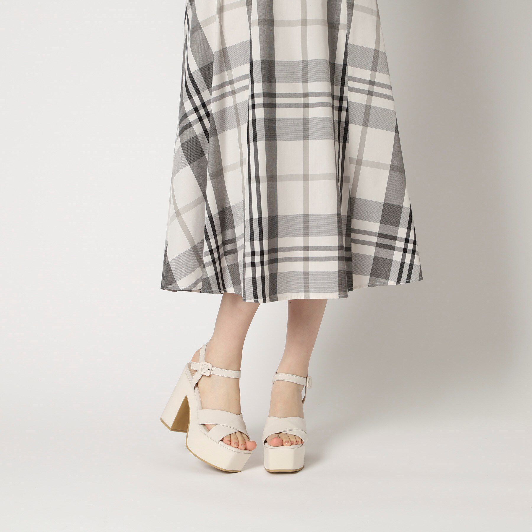 ESPERANZA「◆【ラク盛り／サンダル】リピーター続出／脚長美脚　ラク盛り厚底サンダル　24年Ver」|サンダル|