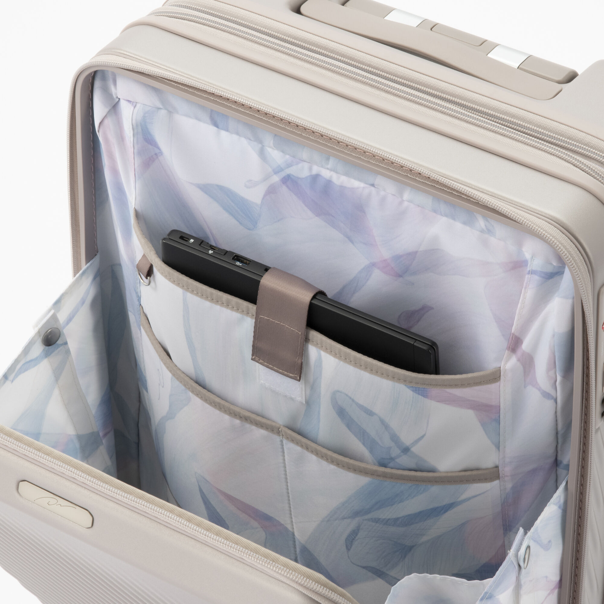 W&.Day/Night「W&.Day/Night ピーロ スーツケース 52/63リットル 05422」|キャリーケース|