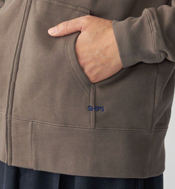 SHIPS「【WEB限定】SHIPS: マイクロ SHIPS 刺繍 ロゴ 裏毛 スウェット ジップ パーカー」|パーカー|