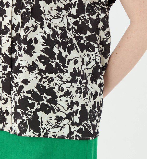 Ballsey「モノクロームフラワープリント ピンタックフレンチスリーブブラウス」|シャツ・ブラウス|