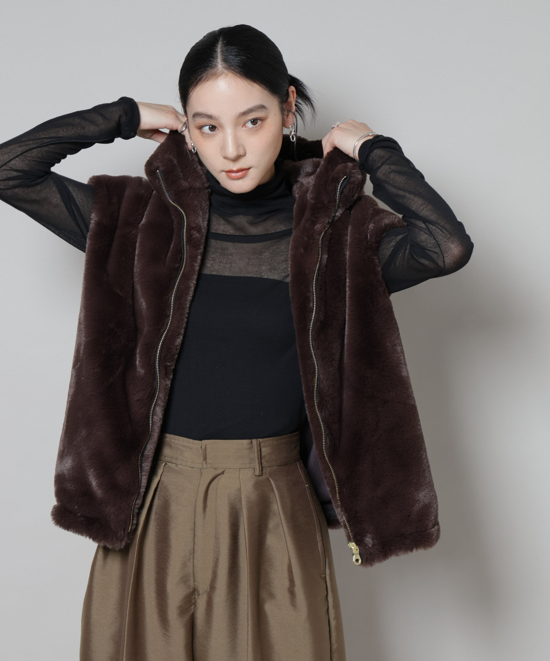 nano･universe「フェイクファーフードベスト」|テーラードジャケット|