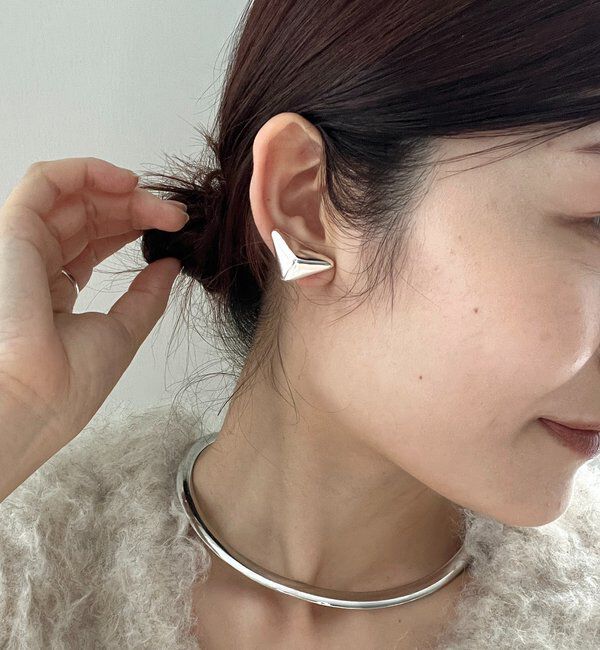  「【インフルエンサーOKOCHI企画】トライアングルイヤリング」|ピアス|シルバー