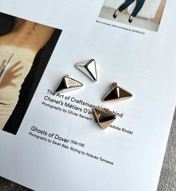  「【インフルエンサーOKOCHI企画】トライアングルイヤリング」|ピアス|