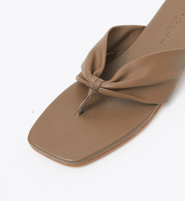 AU BANNISTER「●VINILO/フラット トングサンダル」|サンダル|