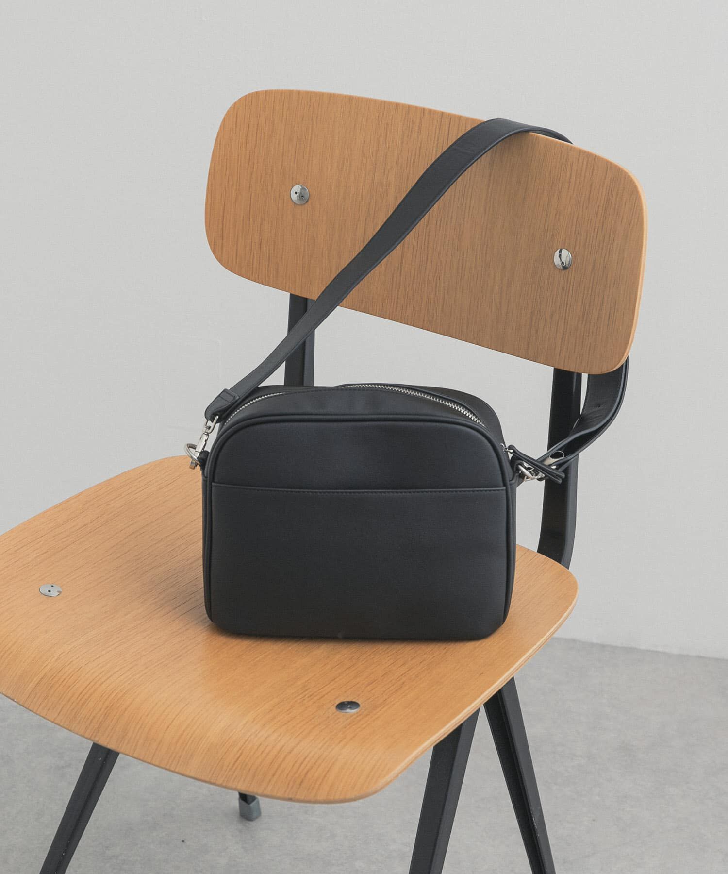 URBAN RESEARCH DOORS「2WAYスクエアショルダーバッグ」|ショルダー・メッセンジャー|