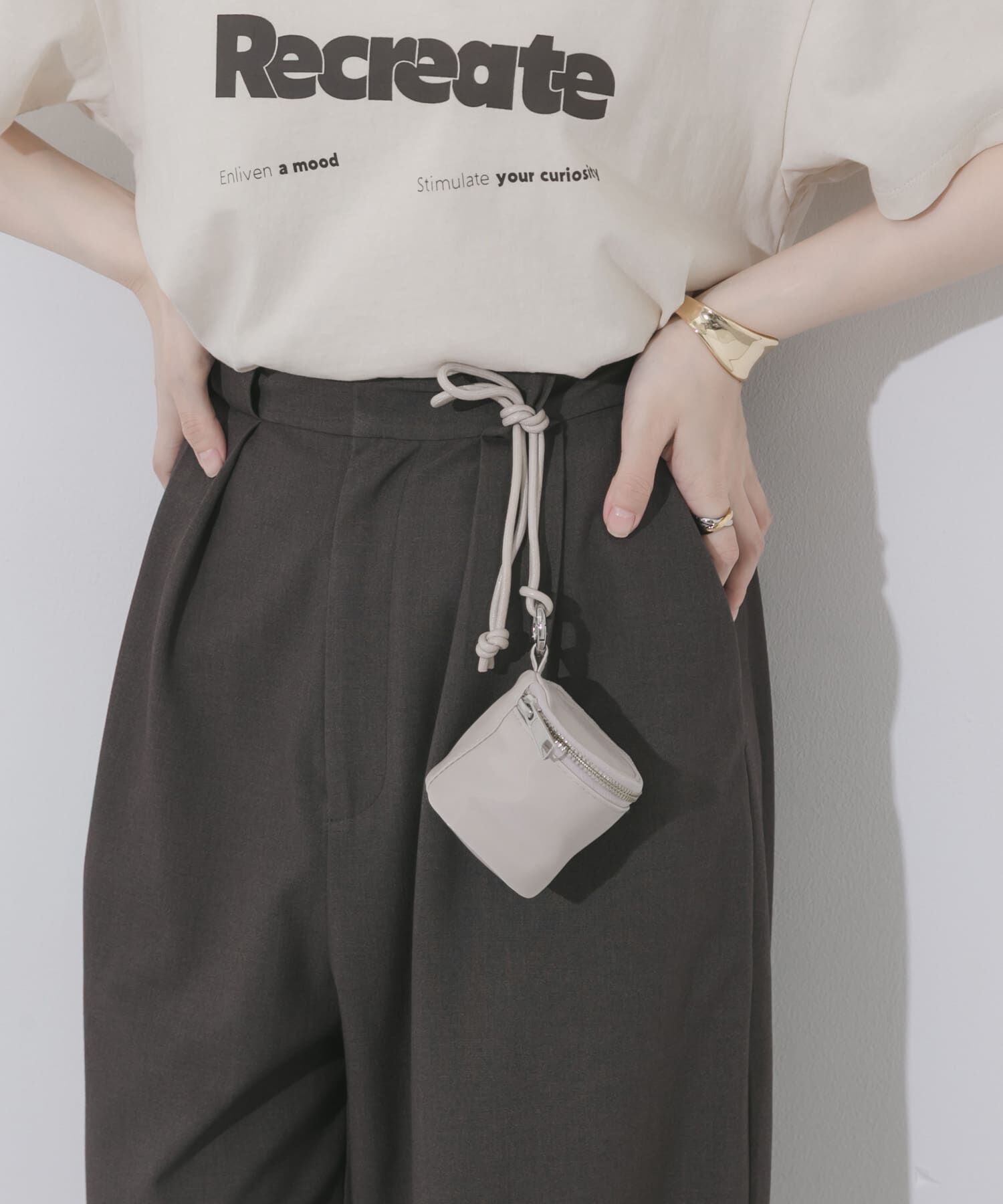 SMELLY「シャイニーネックポーチ」|ポーチ|