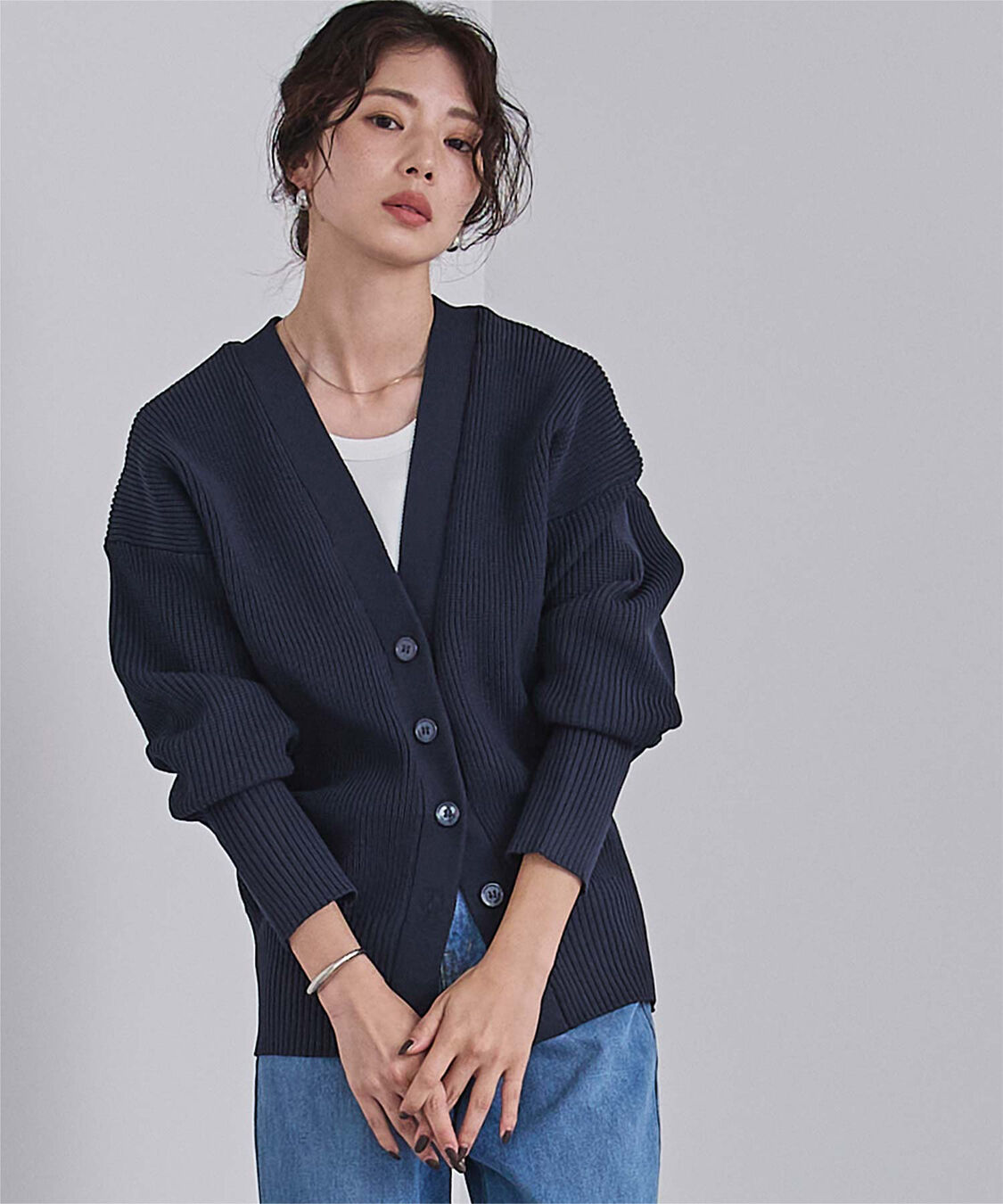 ur's「Vネックボリュームスリーブニットカーディガン」|ニット・セーター|