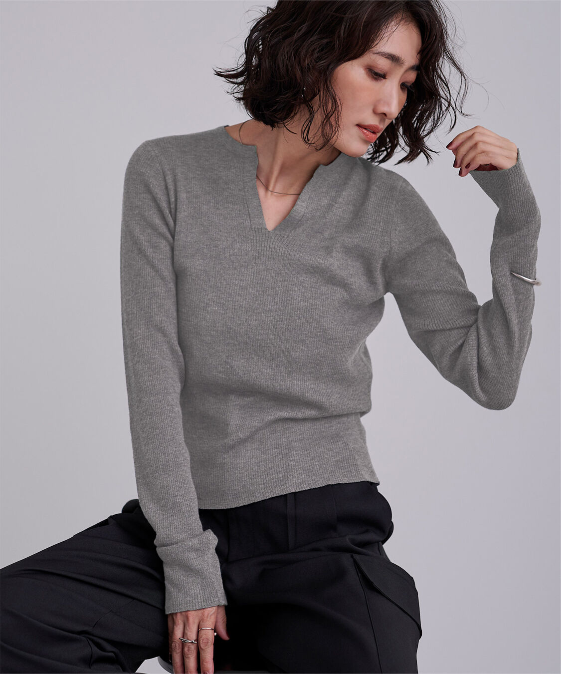 ur's「チクチクしないウールブレンドキーネックリブニット」|ニット・セーター|