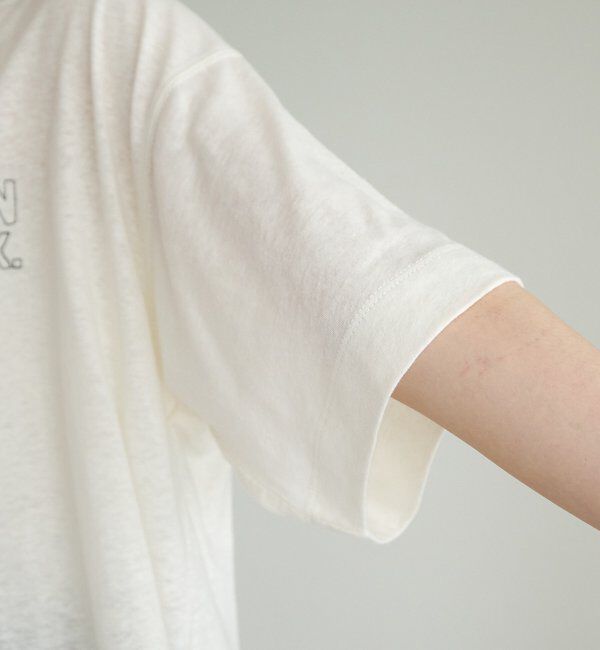  「ロゴ刺繍&times;フロッキープリント麻混Tシャツ」|Tシャツ・カットソー|