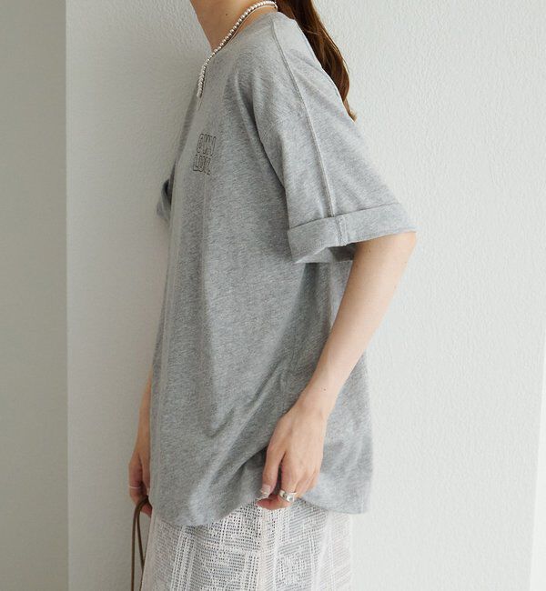  「ロゴ刺繍&times;フロッキープリント麻混Tシャツ」|Tシャツ・カットソー|